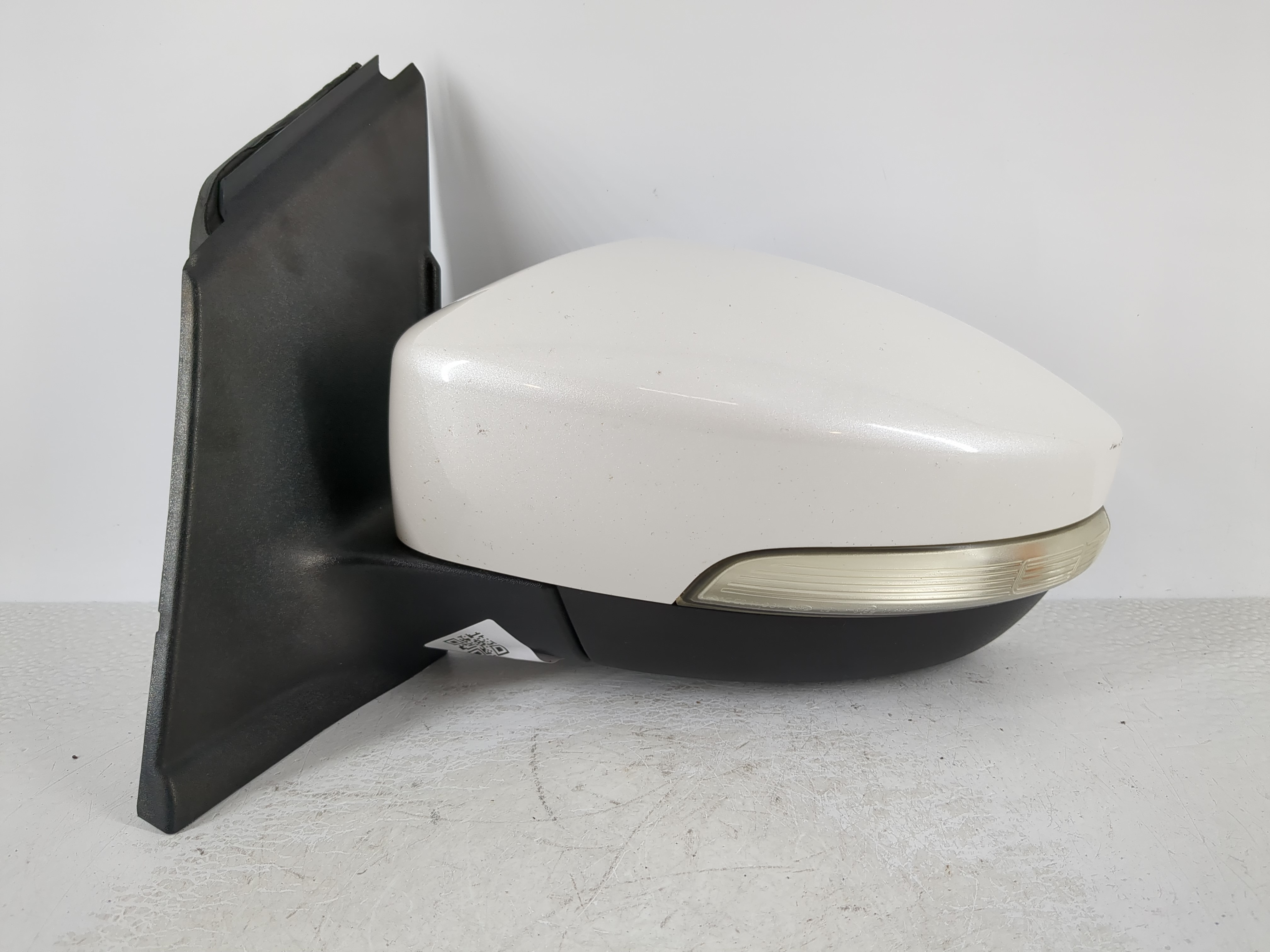 2017-2019 Ford Escape Driver Left Side View Power Door Mirror White 1108945 - Oemusedautoparts1.com