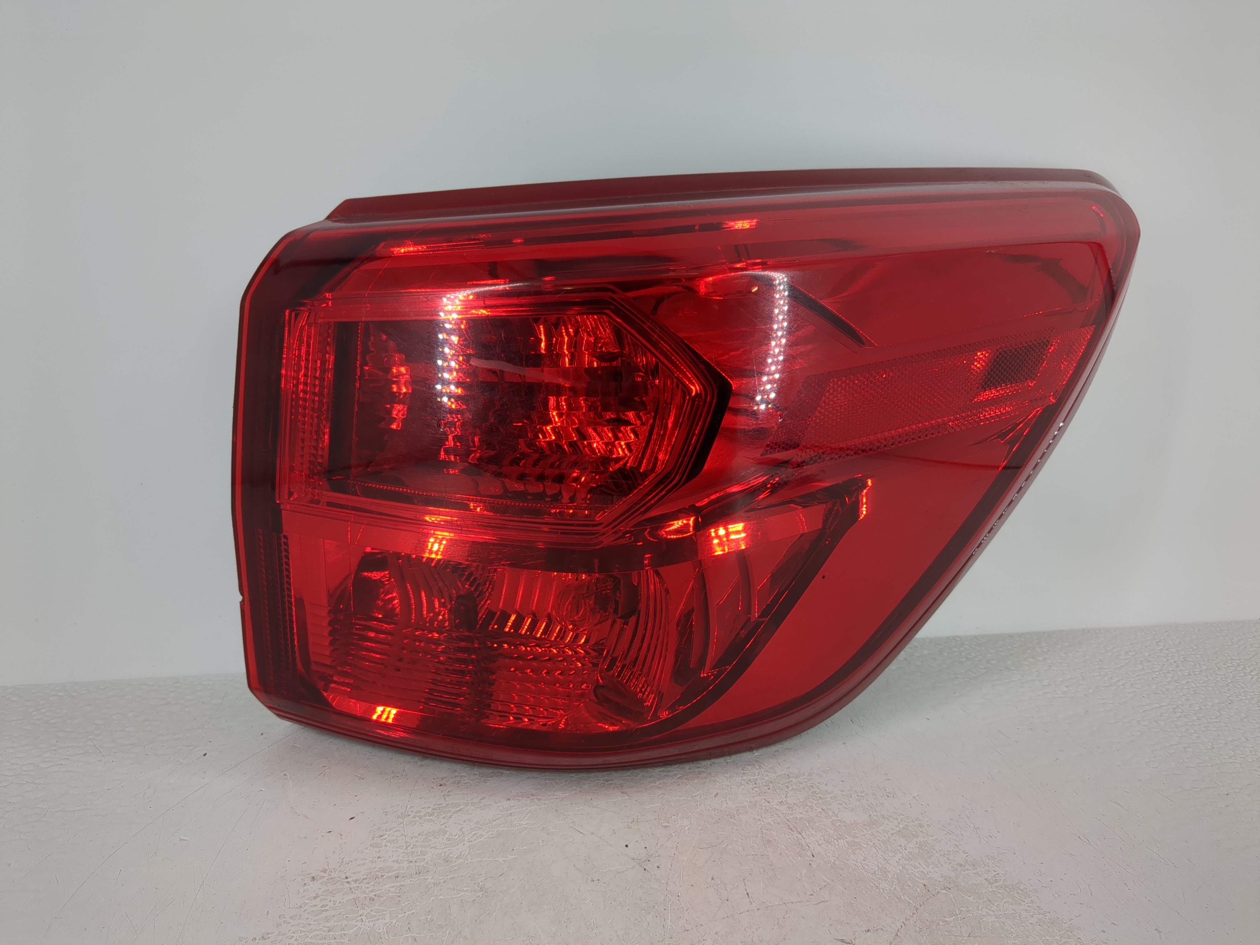 2017 Nissan Pathfinder Passenger Right Side Tail Light Taillight Oem 1109014 - Oemusedautoparts1.com
