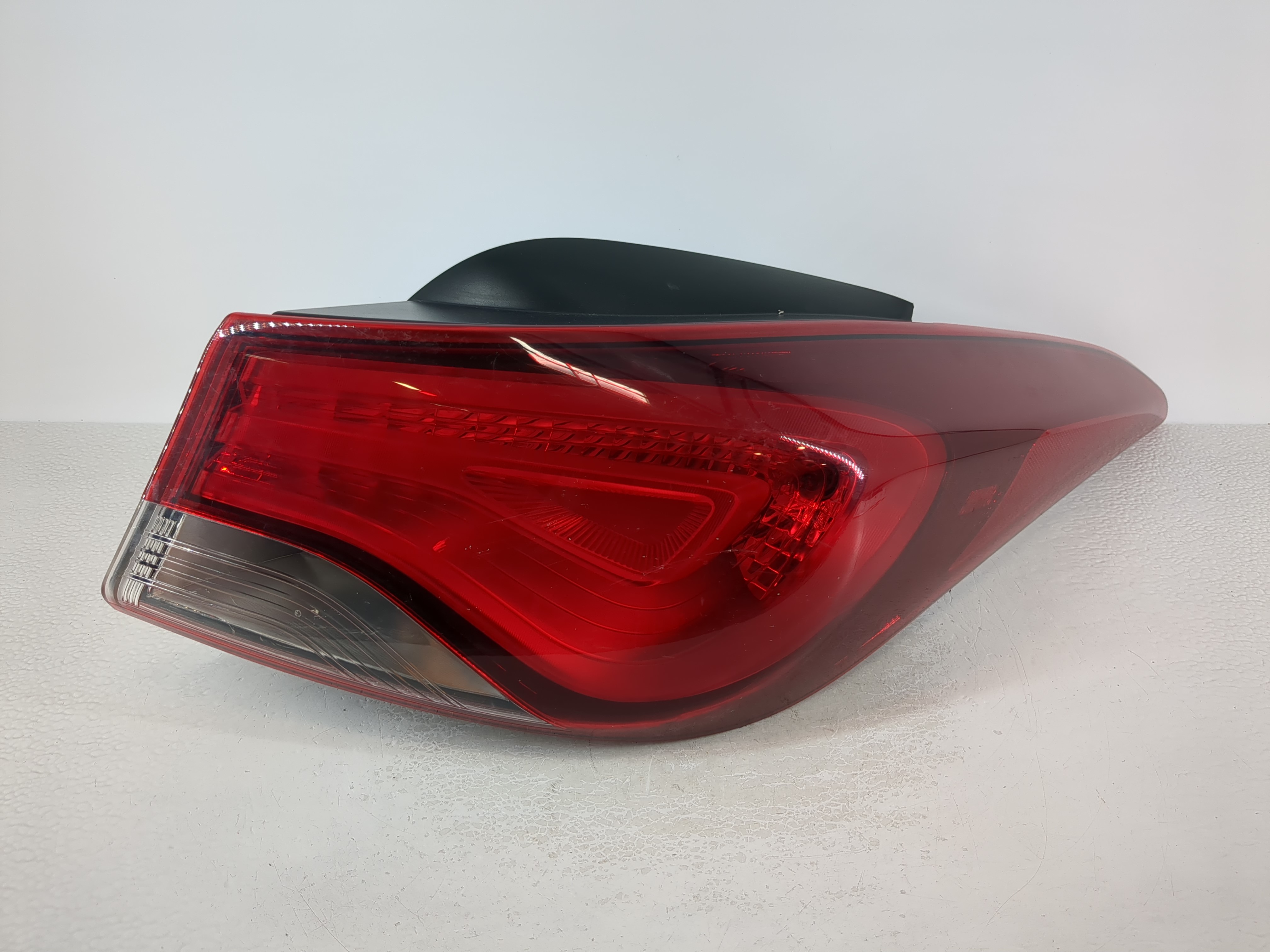 2014-2016 Hyundai Elantra Driver Left Side Tail Light Taillight Oem 1109016 - Oemusedautoparts1.com