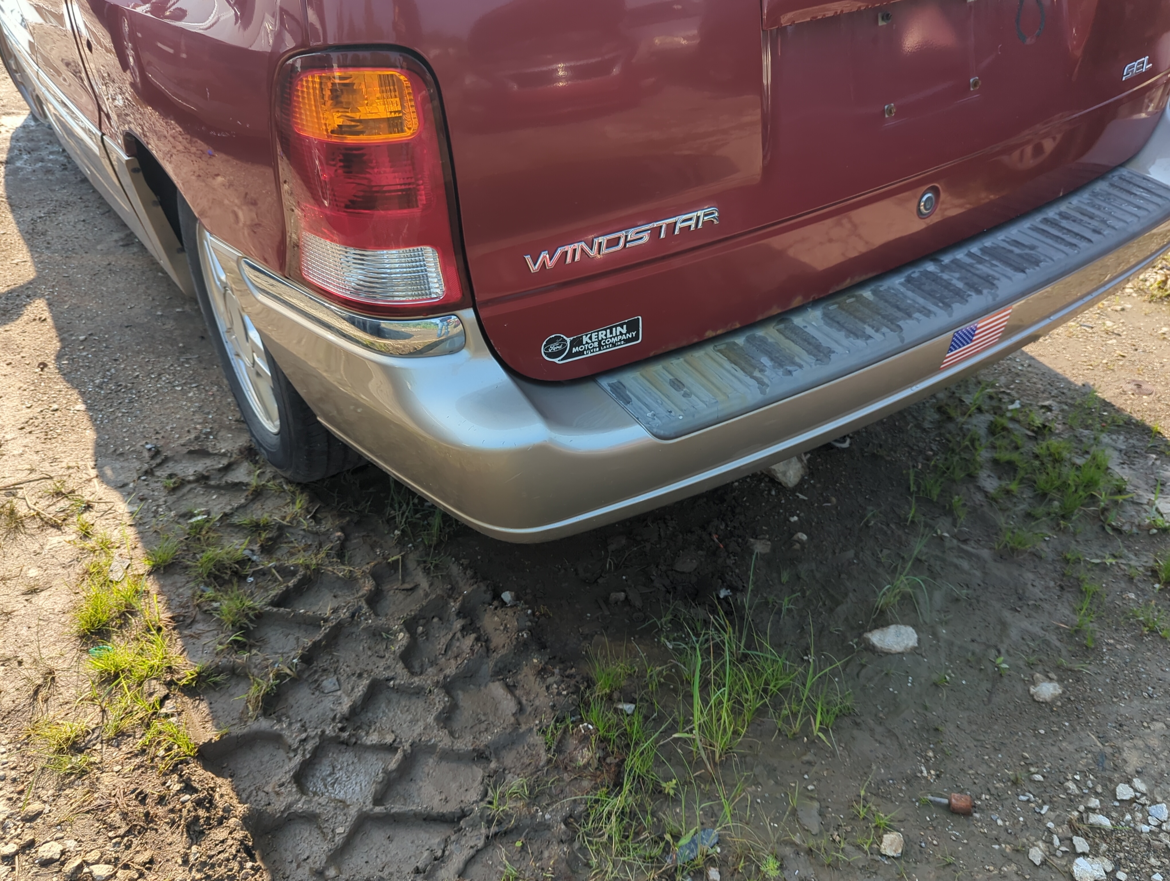 Picture of 1999-2003 Ford Windstar Rear Bumper Assembly Oem 1109191