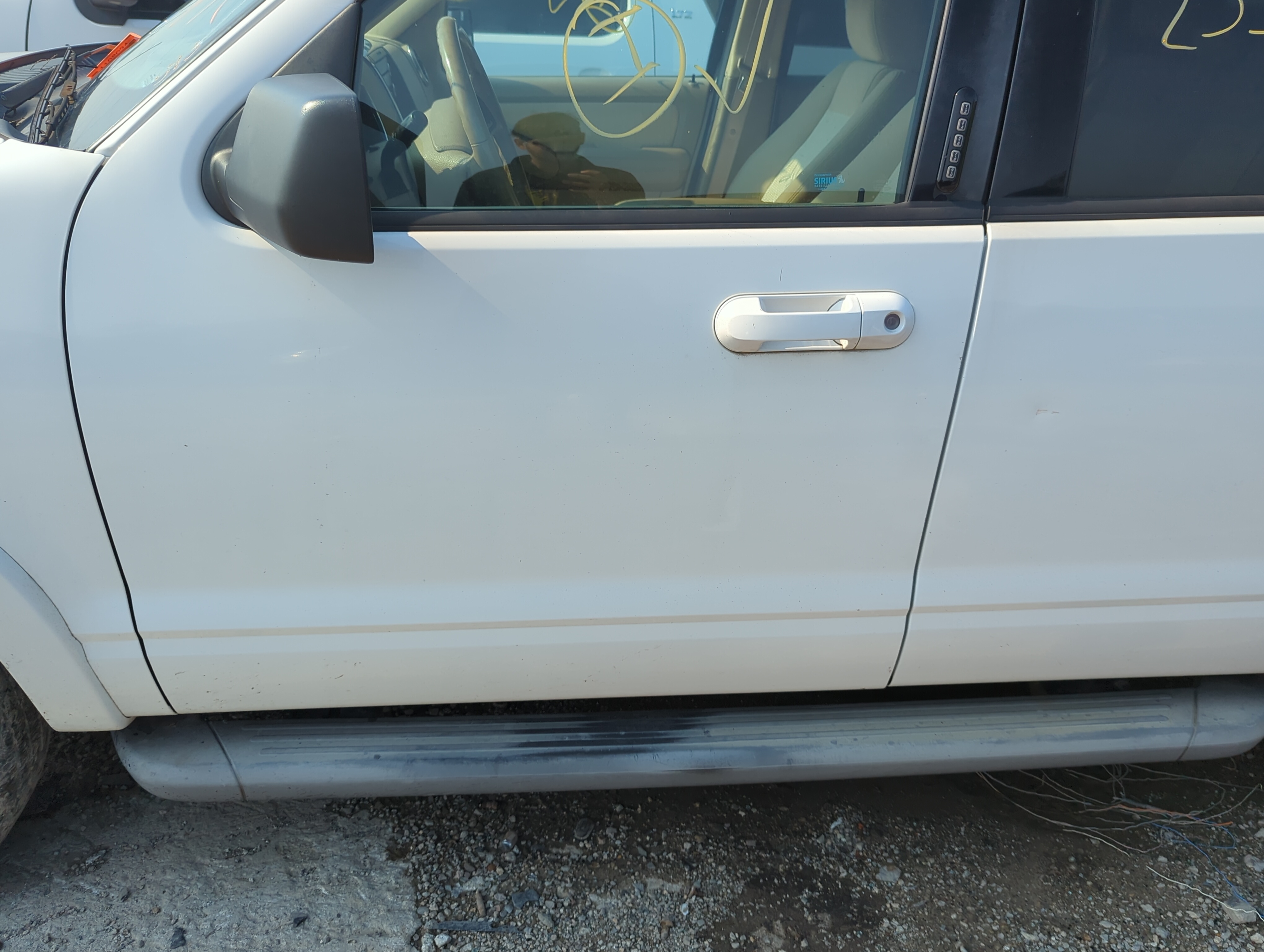 Picture of 2006-2010 Ford Explorer Driver Front Door Oem 1109230