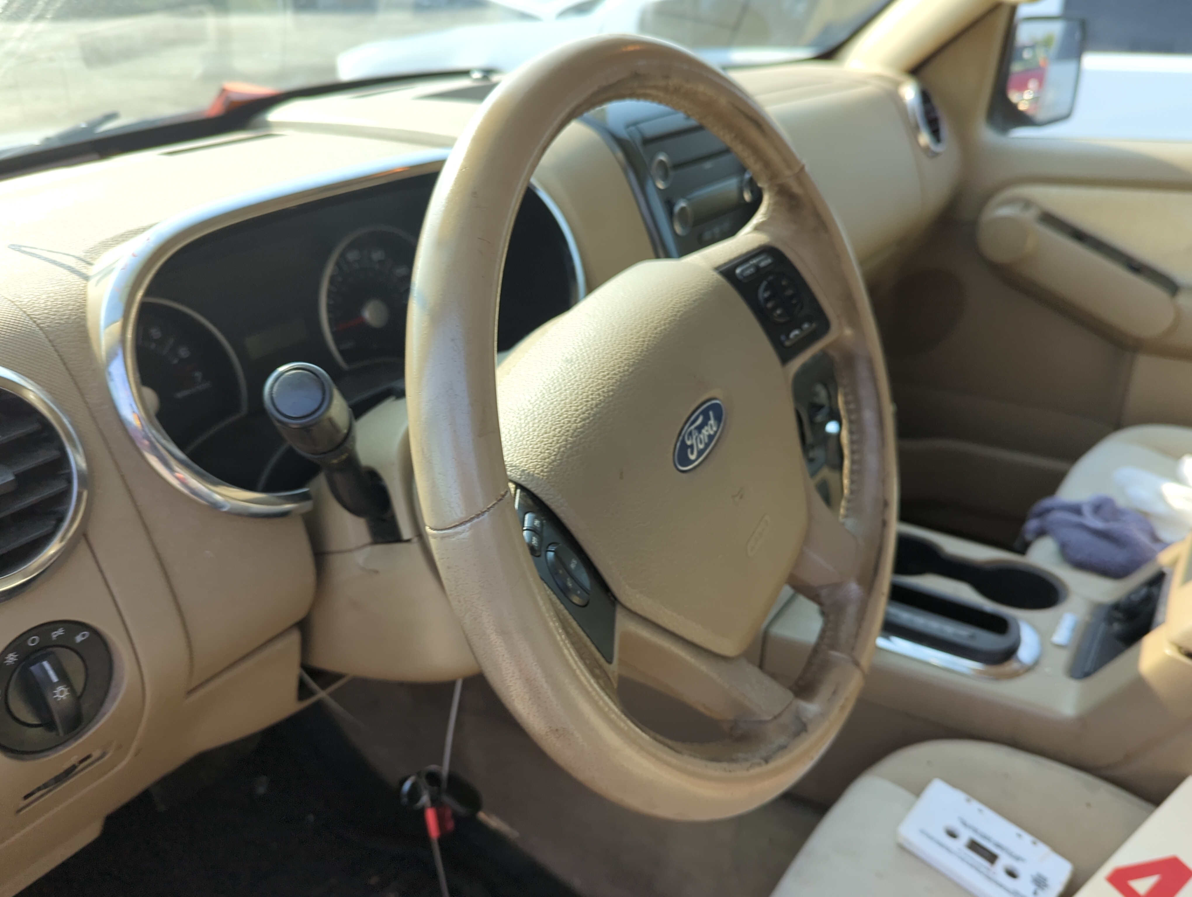 Picture of 2006-2010 Ford Explorer Air Bag Driver Left Steering Wheel Mounted Beige 1109345