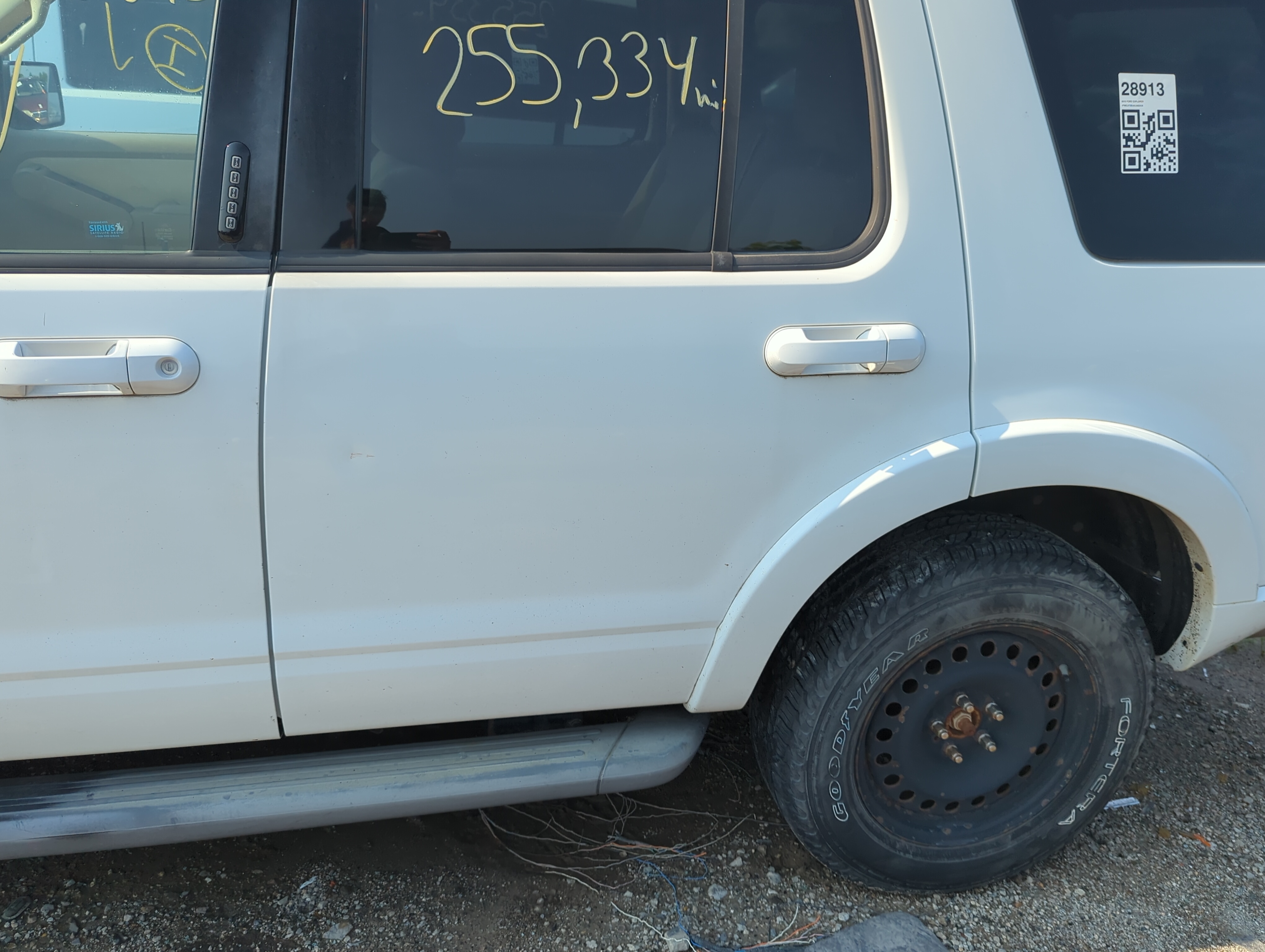 Picture of 2006-2010 Ford Explorer Driver Rear Door Oem 1109383