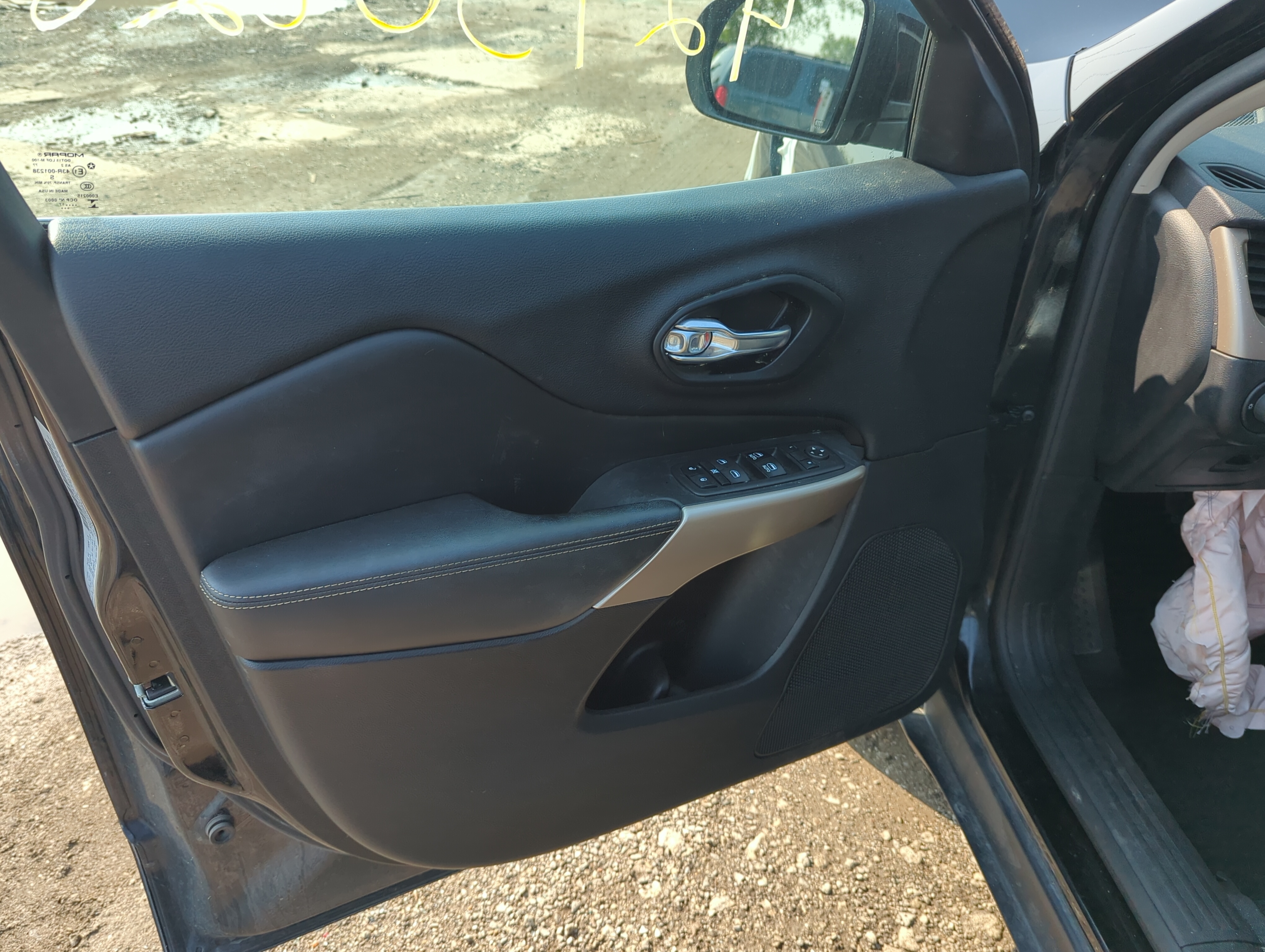 Picture of 2017 Jeep Cherokee Front Left Driver Interior Door Panel Trim 1109544