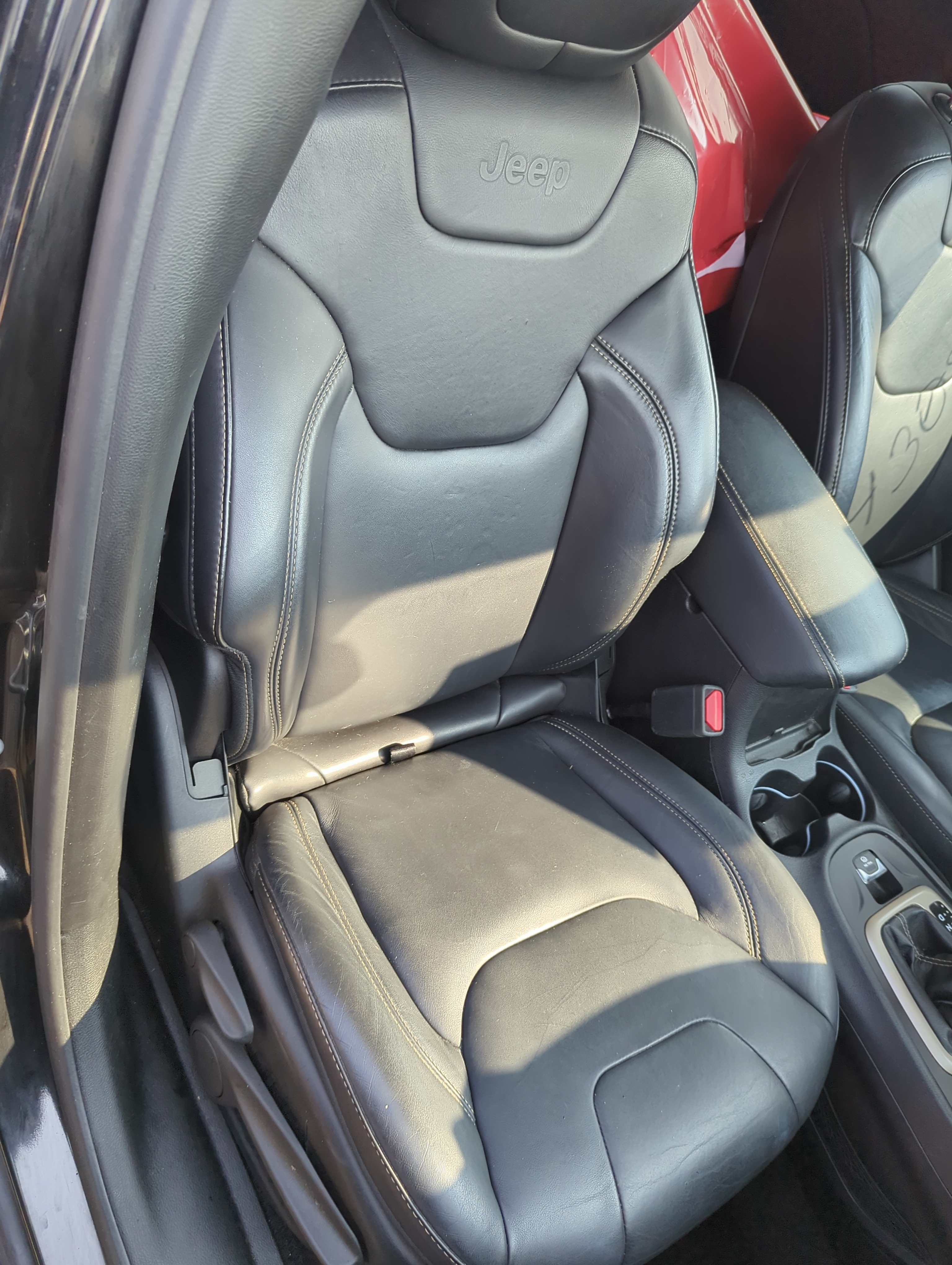 Picture of 2015-2022 Jeep Cherokee Passenger Front Seat Oem 1109691
