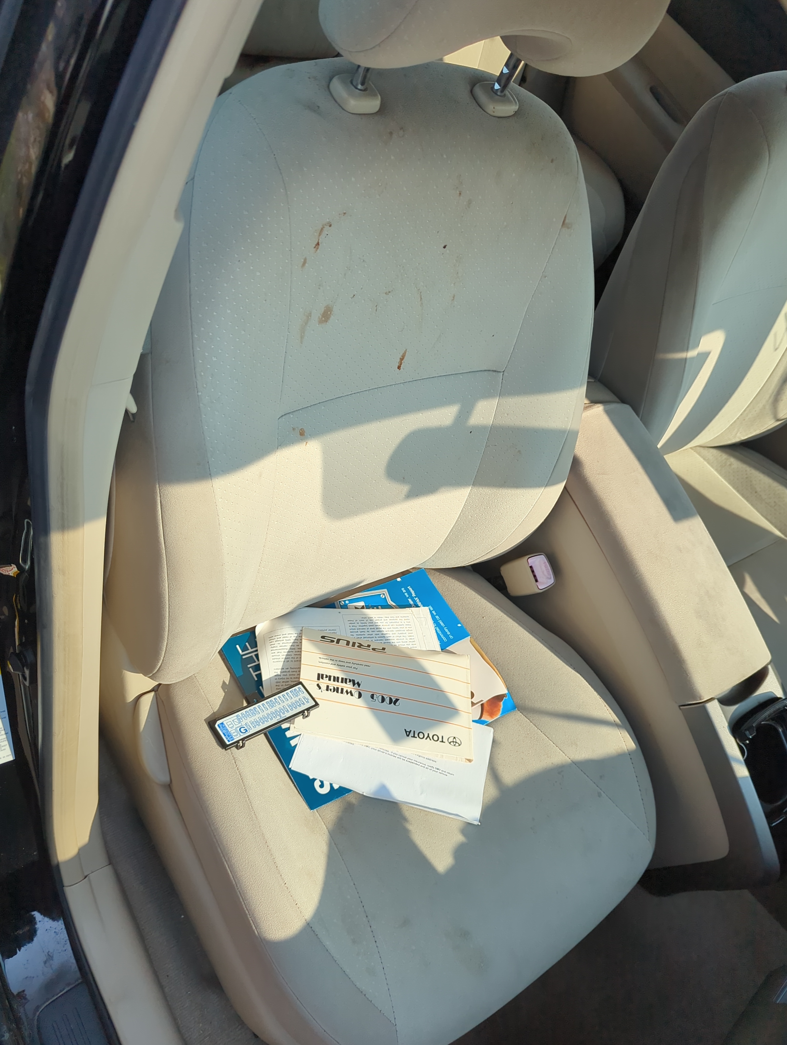 2004-2005 Toyota Prius Passenger Front Seat Oem Beige 1109849 - Oemusedautoparts1.com