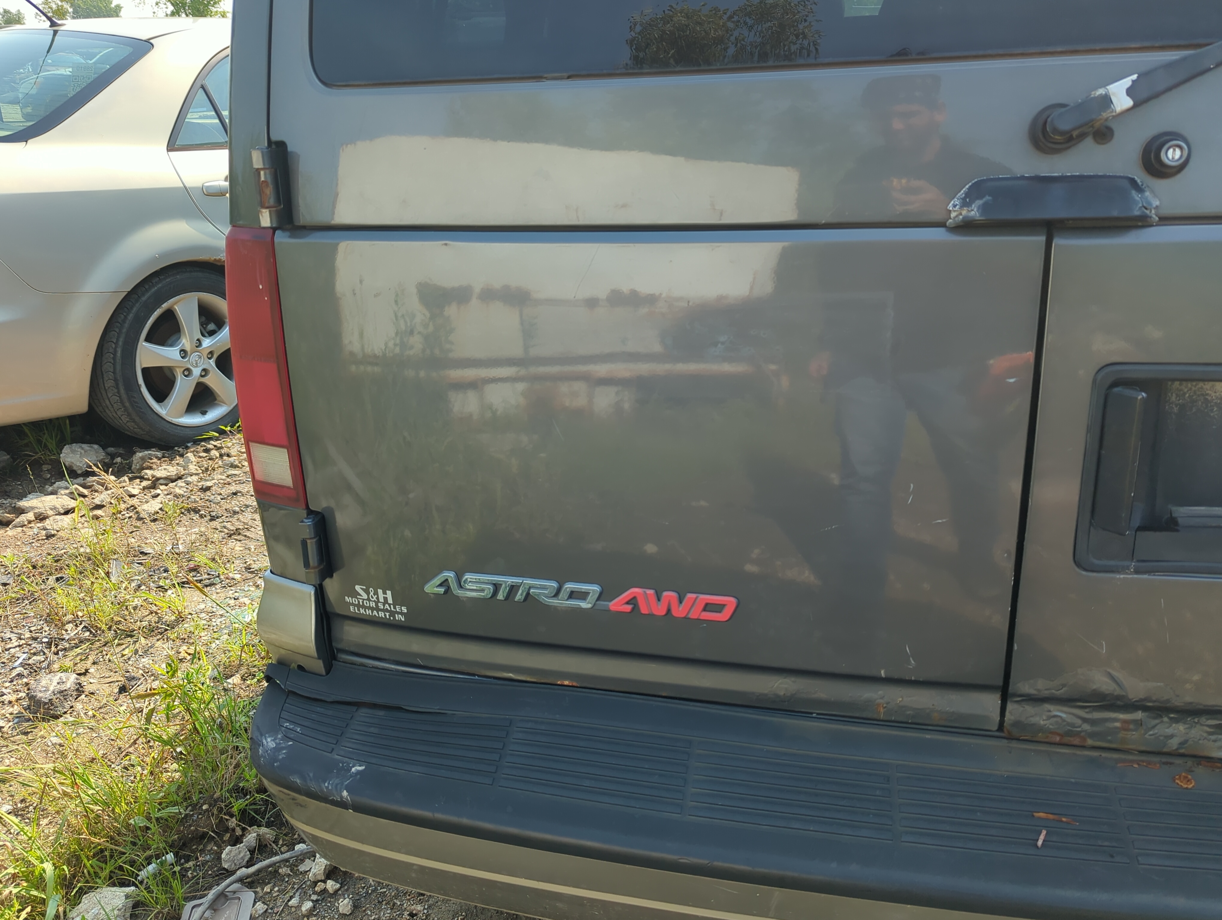 Picture of 1992-2005 Chevrolet Astro Back Door Left Driver Side Oem 1110098
