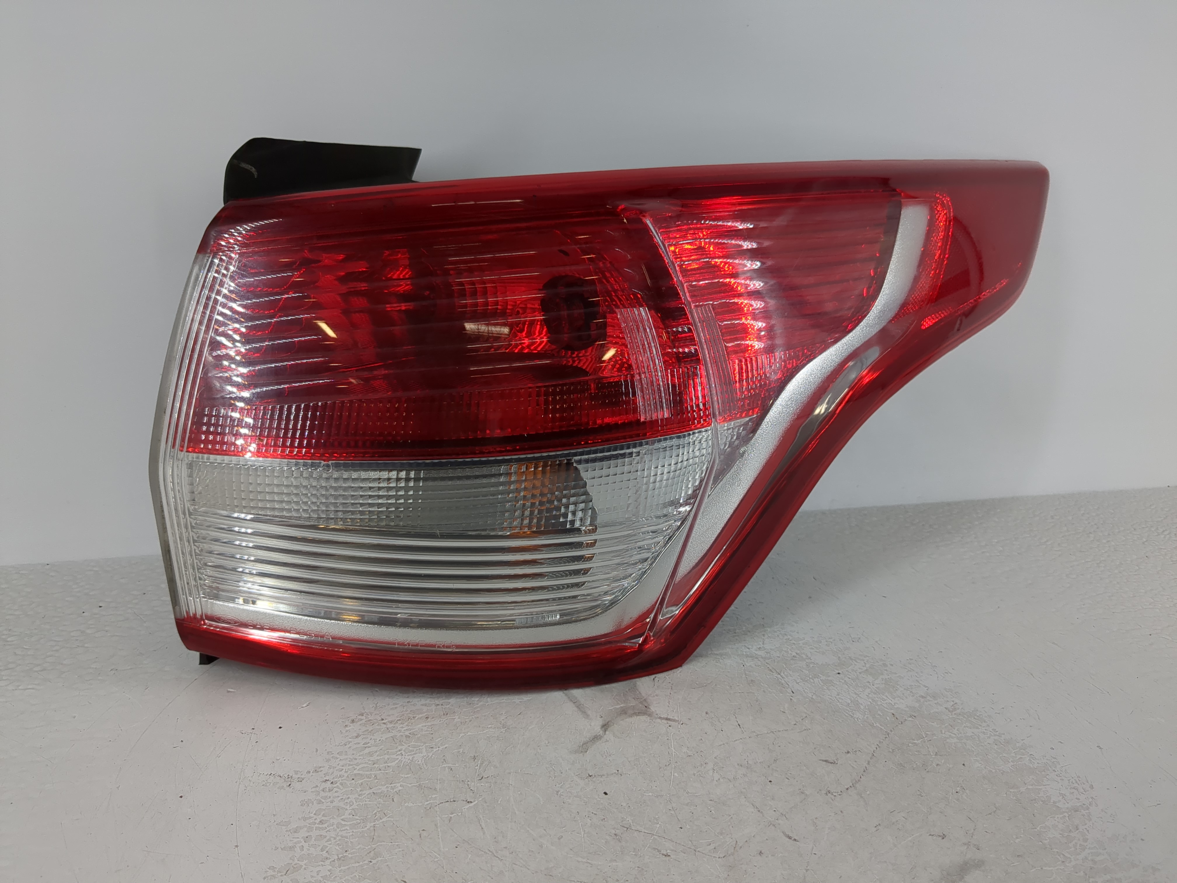 2013-2016 Ford Escape Passenger Right Side Tail Light Taillight Oem 1110245 - Oemusedautoparts1.com
