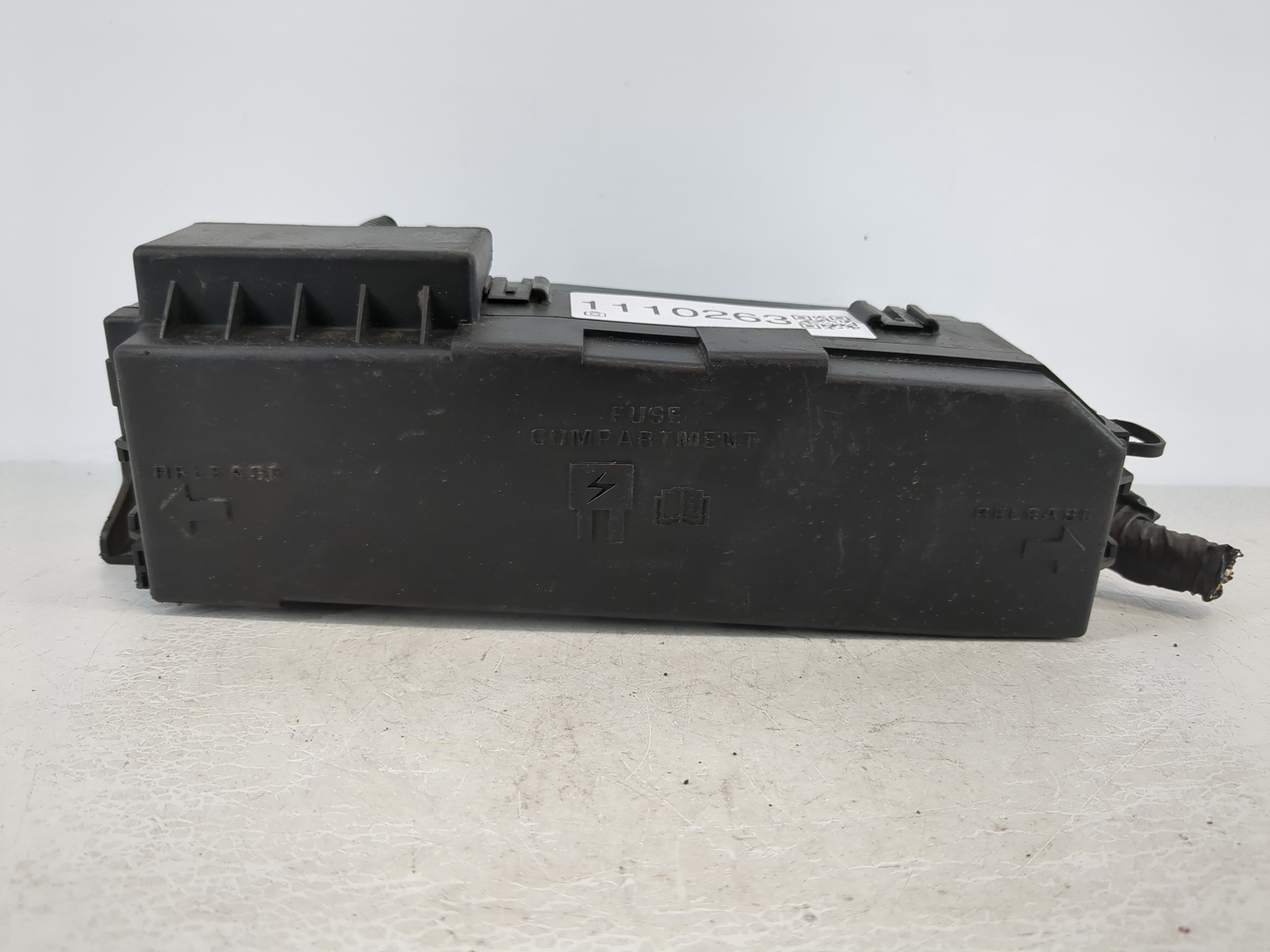 2004-2009 Mazda 3 Fusebox Fuse Box Relay Module 8l8t-14a003-a 1110263 - Oemusedautoparts1.com