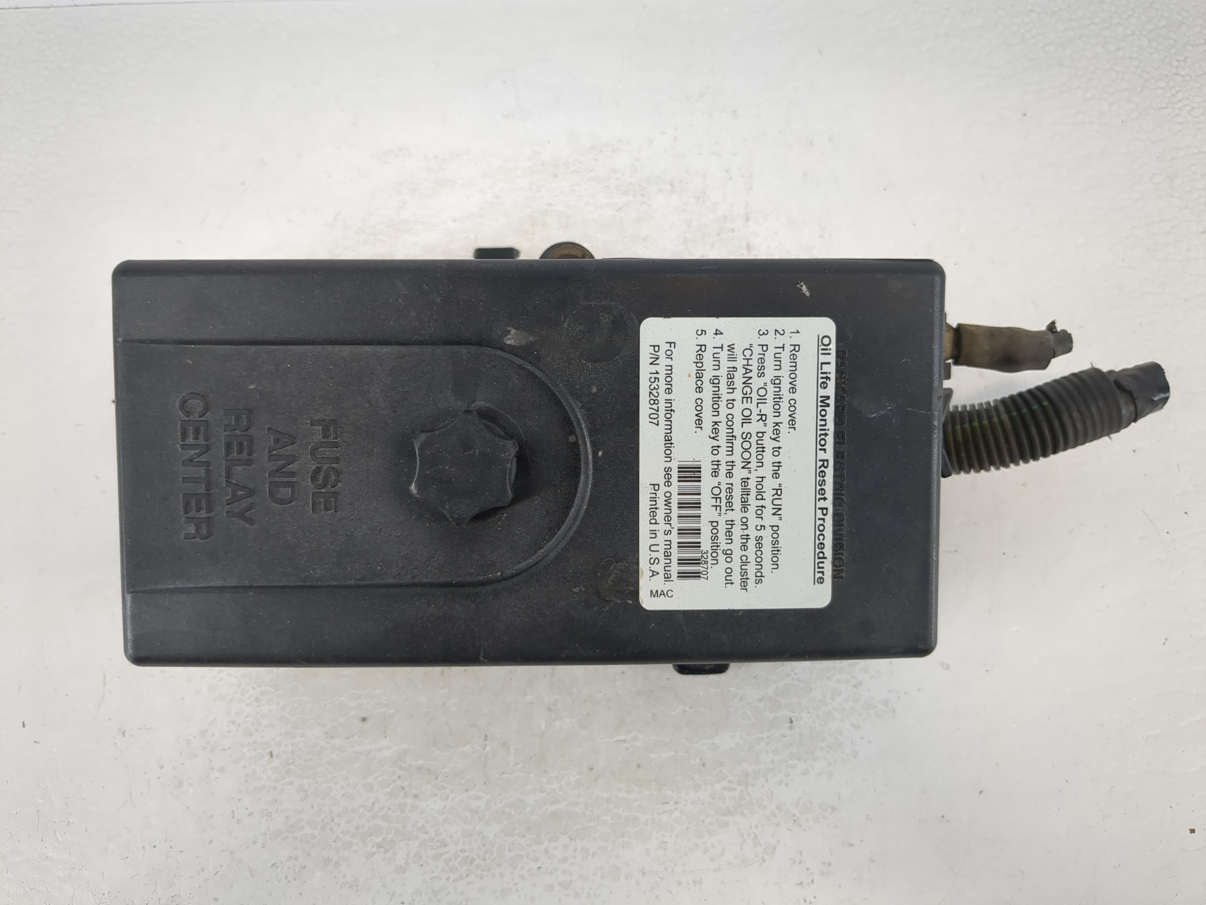 Picture of Saturn Sl Fusebox Fuse Box Relay Module 1110269