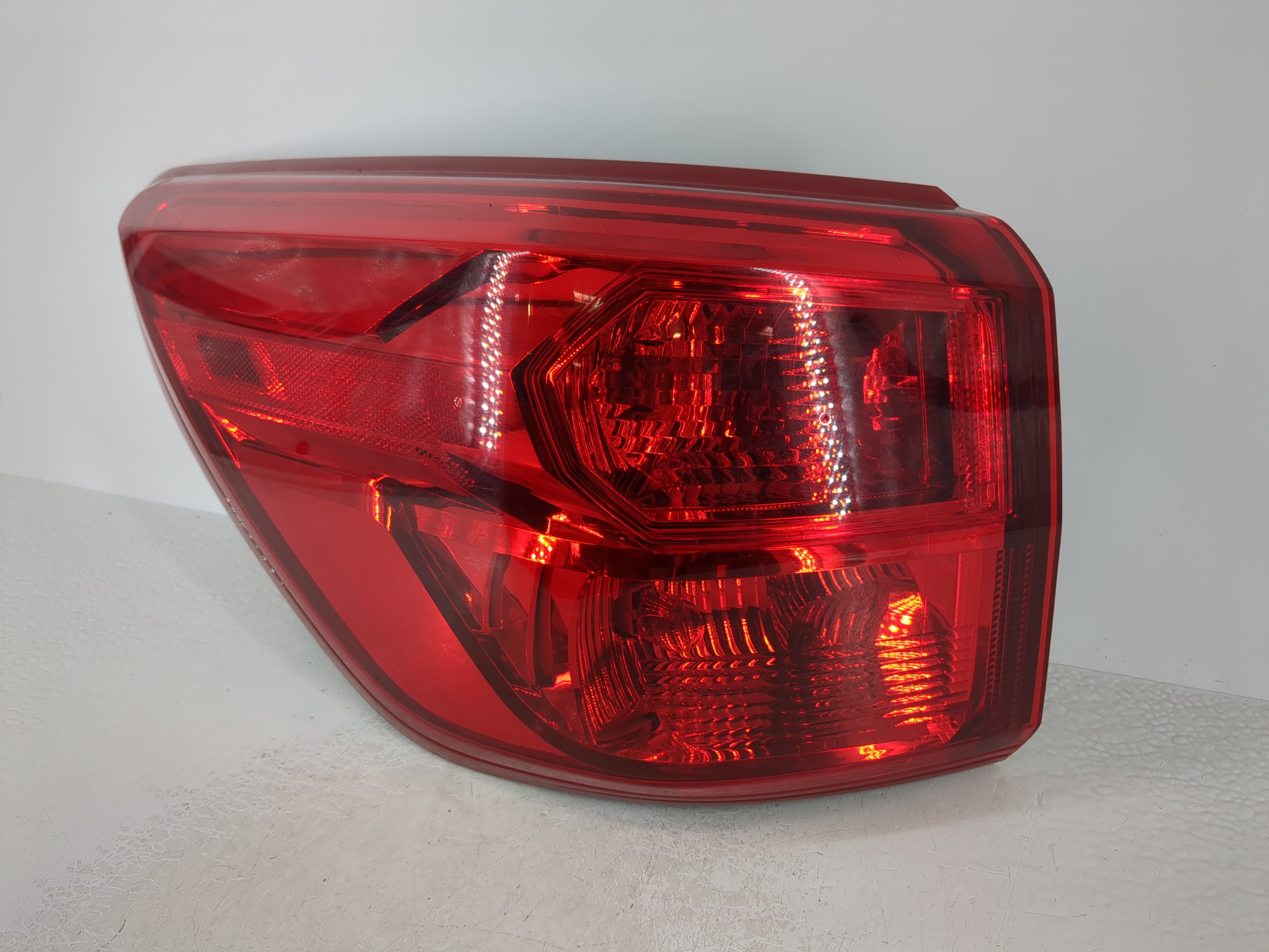 2017-2020 Nissan Pathfinder Driver Left Side Tail Light Taillight Oem 1110279 - Oemusedautoparts1.com