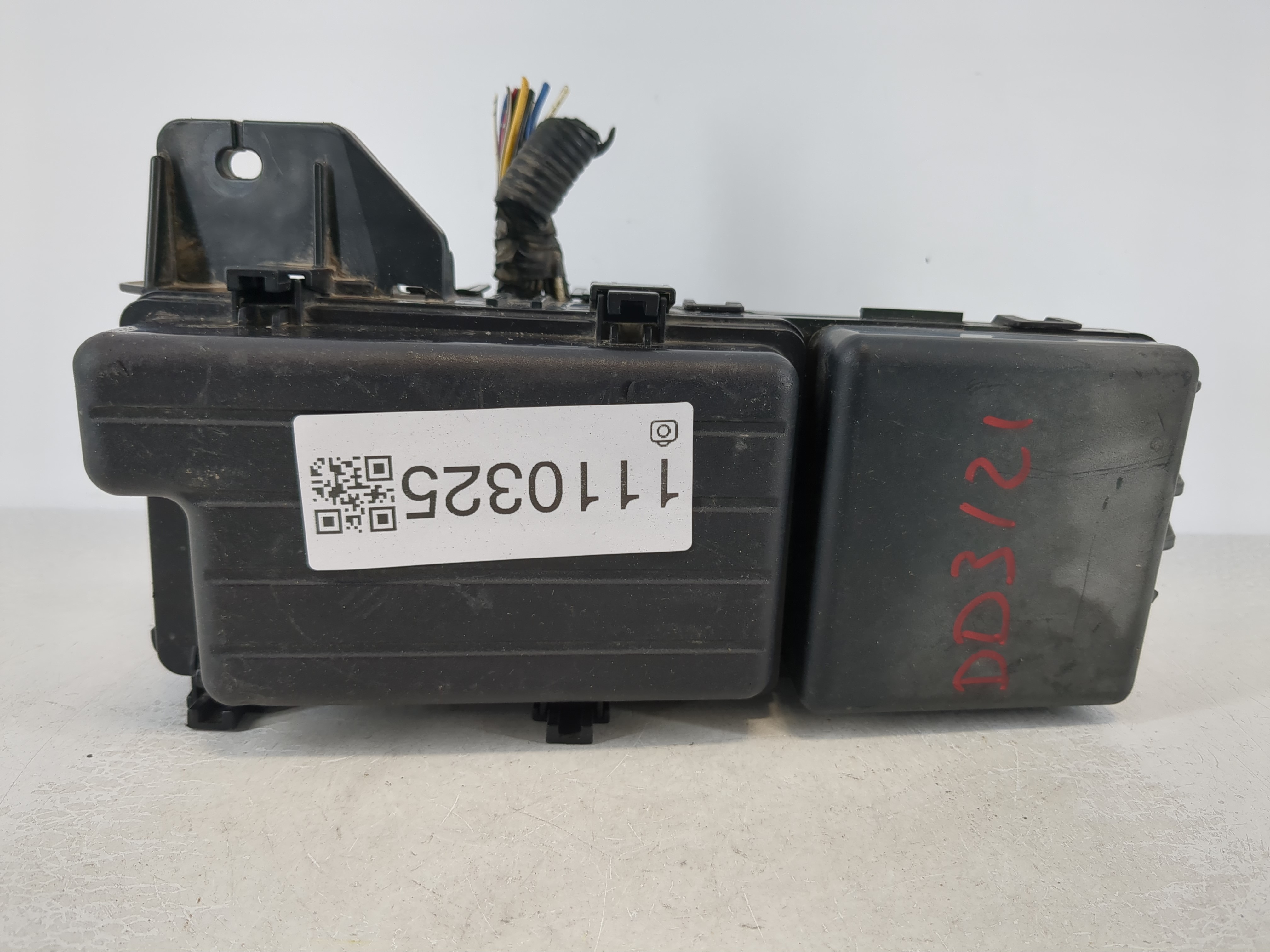 2012-2015 Bmw X1 Fusebox Fuse Box Relay Module 1110325 - Oemusedautoparts1.com