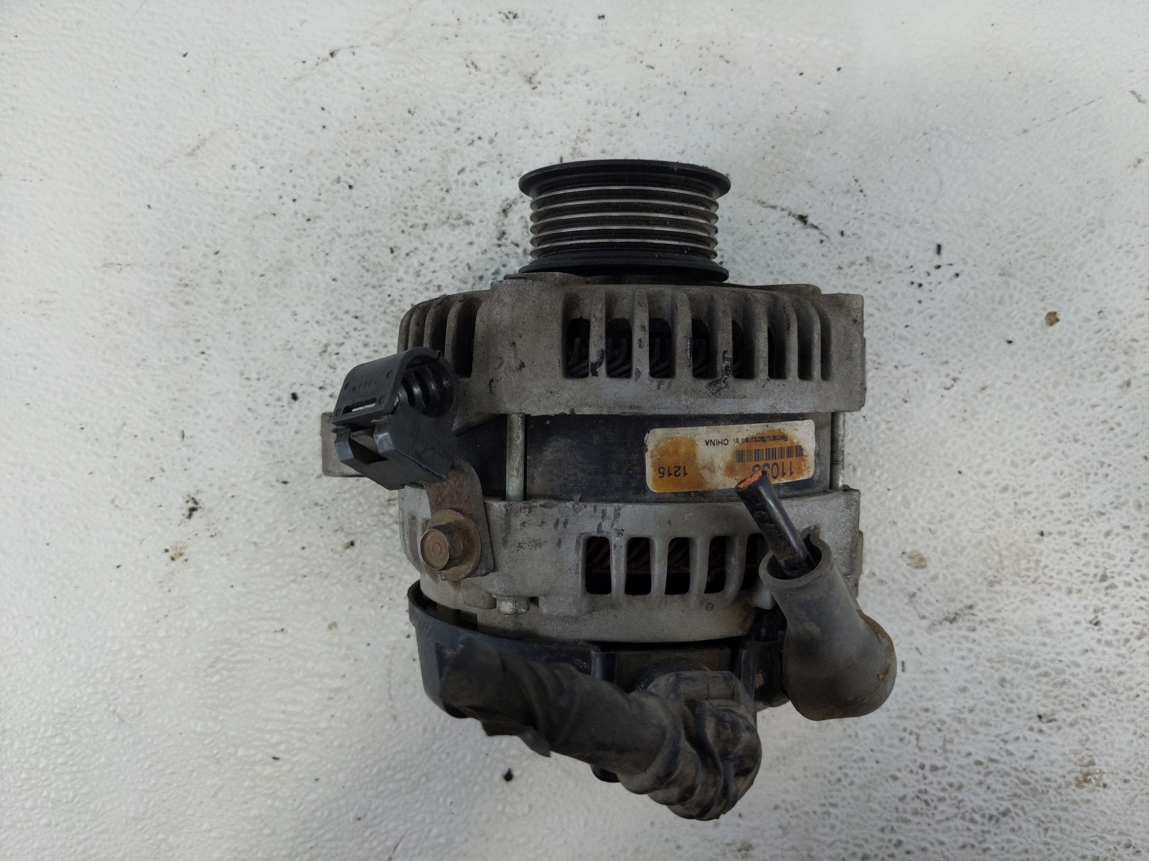 Picture of 2004-2006 Toyota Camry Alternator Generator Charging Assembly Engine Oem 1110334