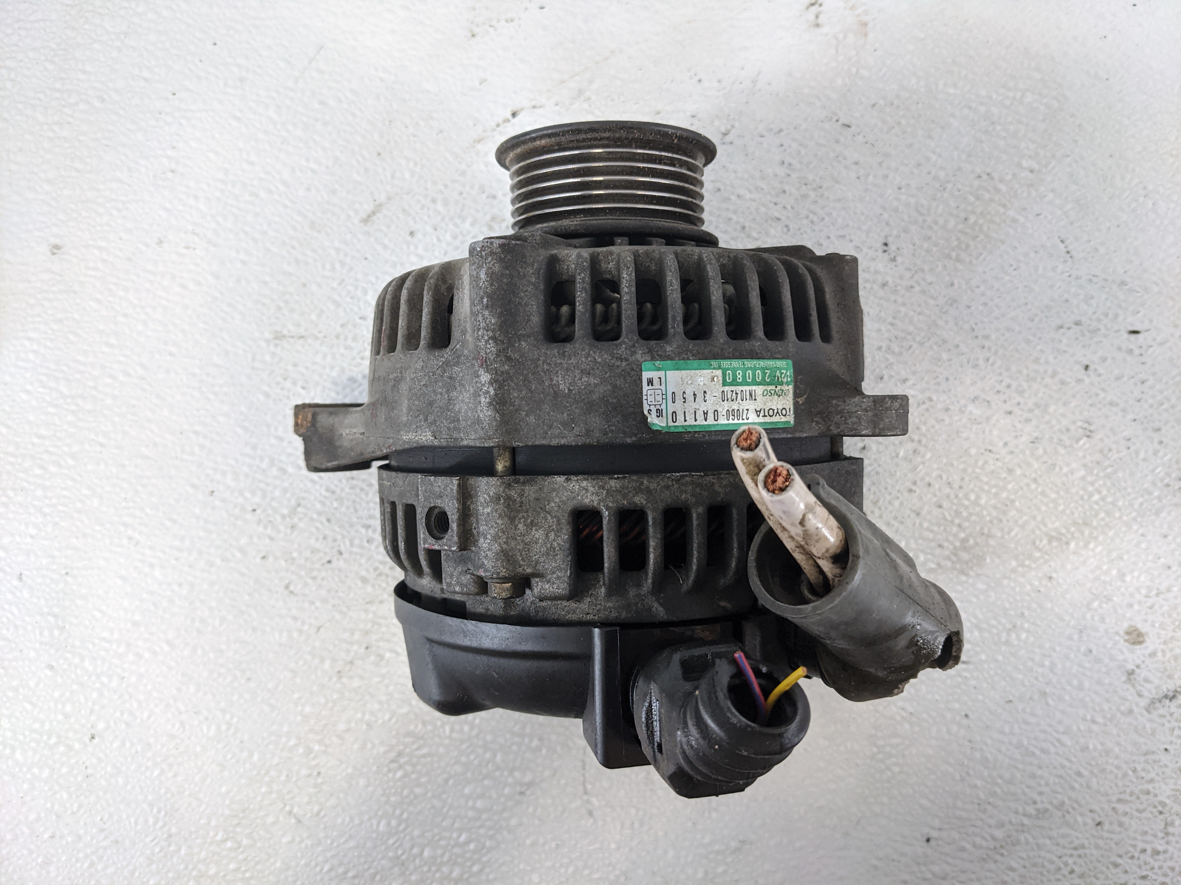 Picture of 2004 Toyota Sienna Alternator Generator Charging Assembly Engine Oem 1110341