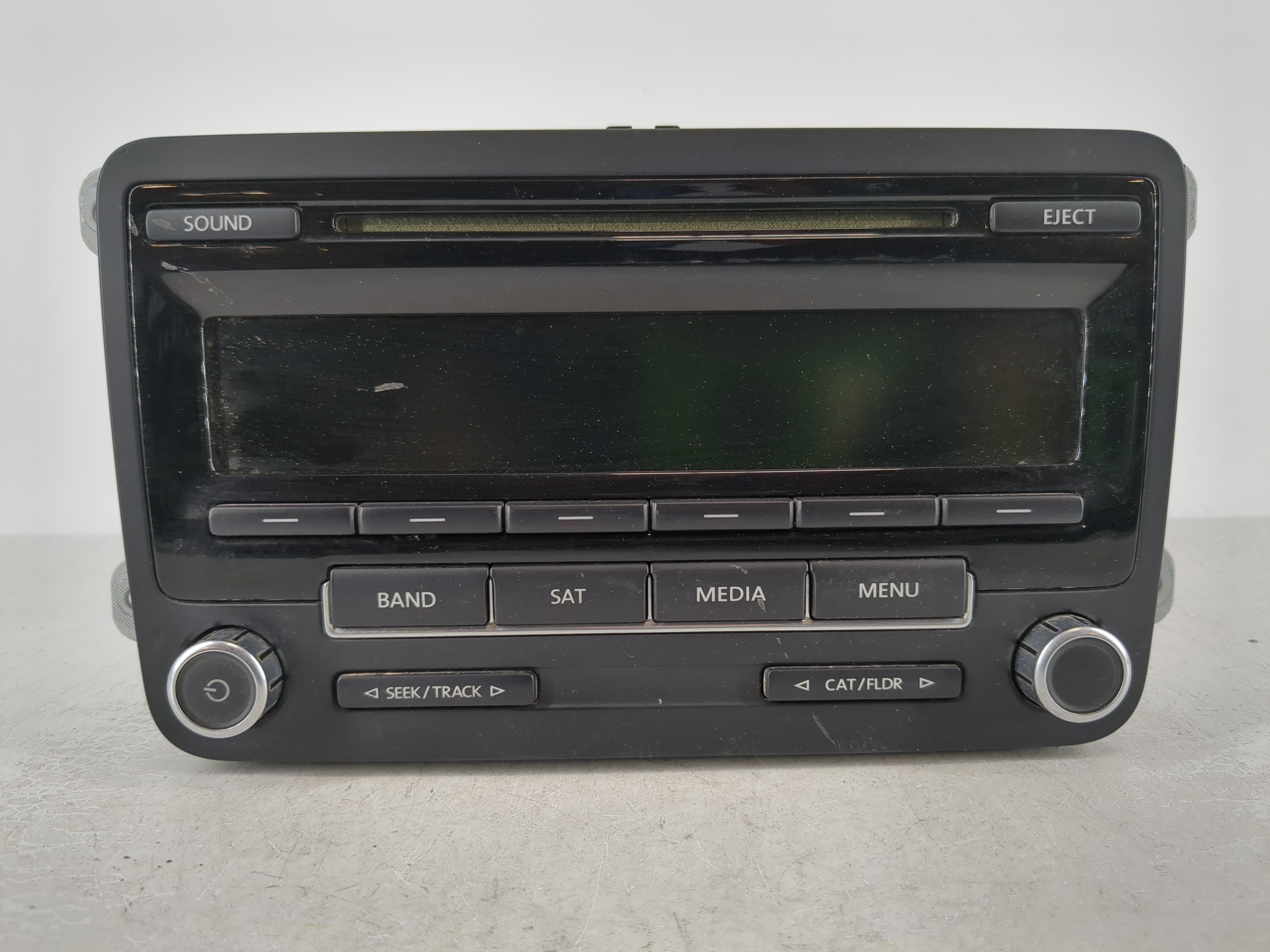2015-2017 Volkswagen Jetta Am Fm Cd Player Radio Receiver 1110388 - Oemusedautoparts1.com