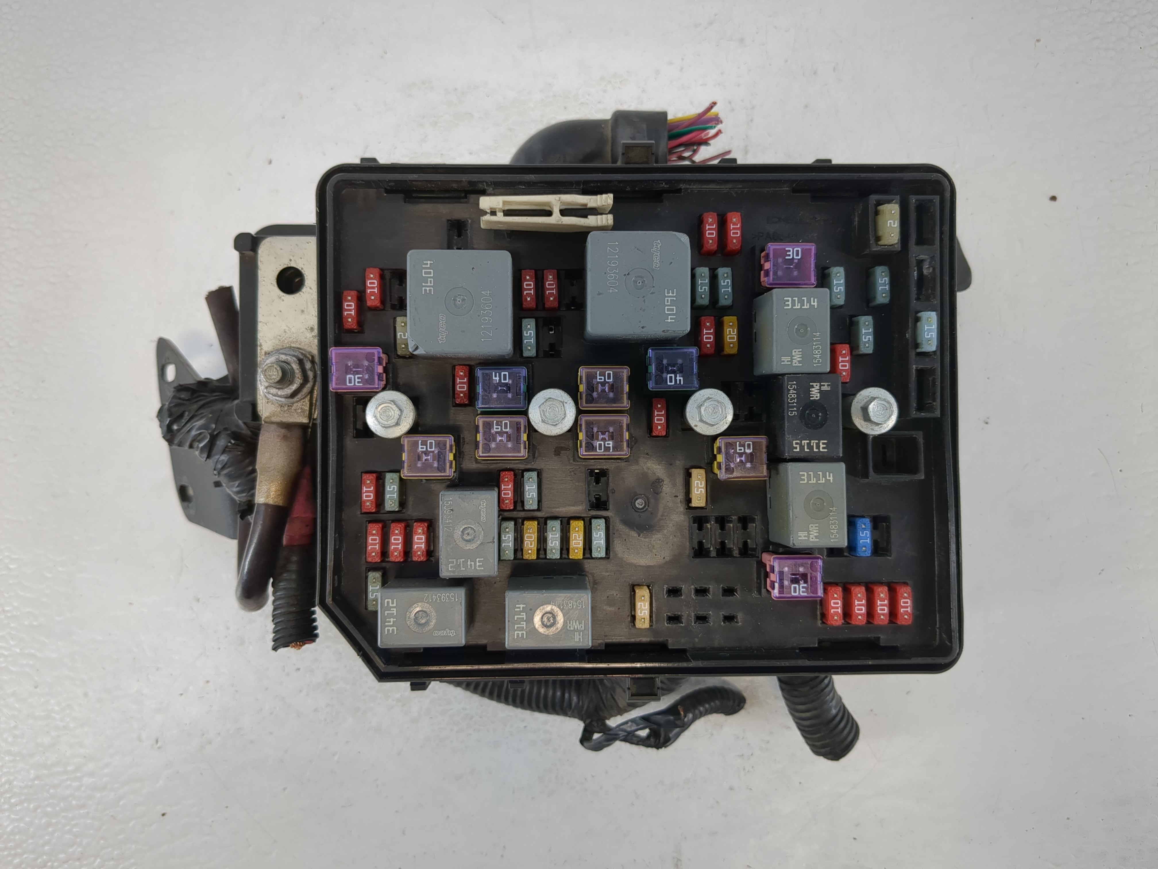 Picture of 2008-2011 Chevrolet Impala Fusebox Fuse Box Relay Module 15358655 1110407
