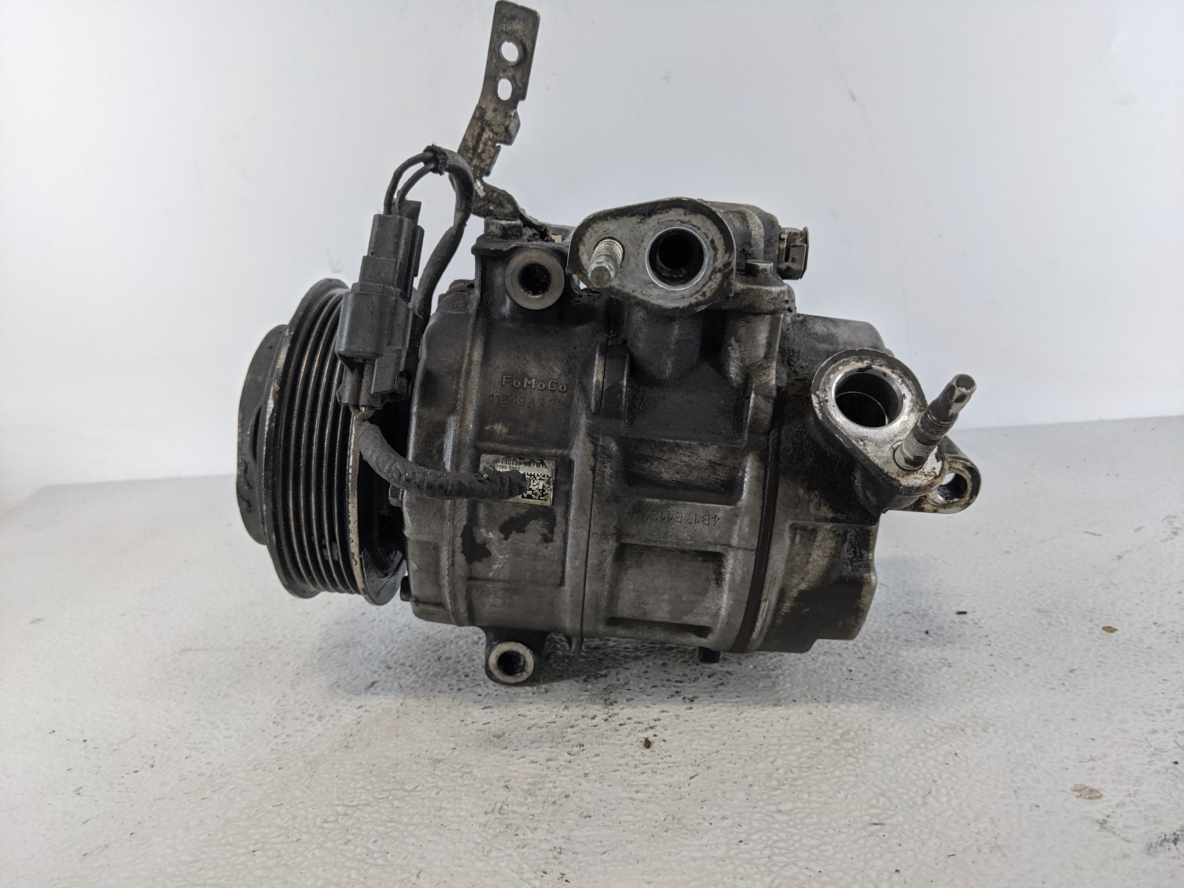 2013-2015 Ford Explorer Air Conditioning A/c Ac Compressor Oem 1110502 - Oemusedautoparts1.com