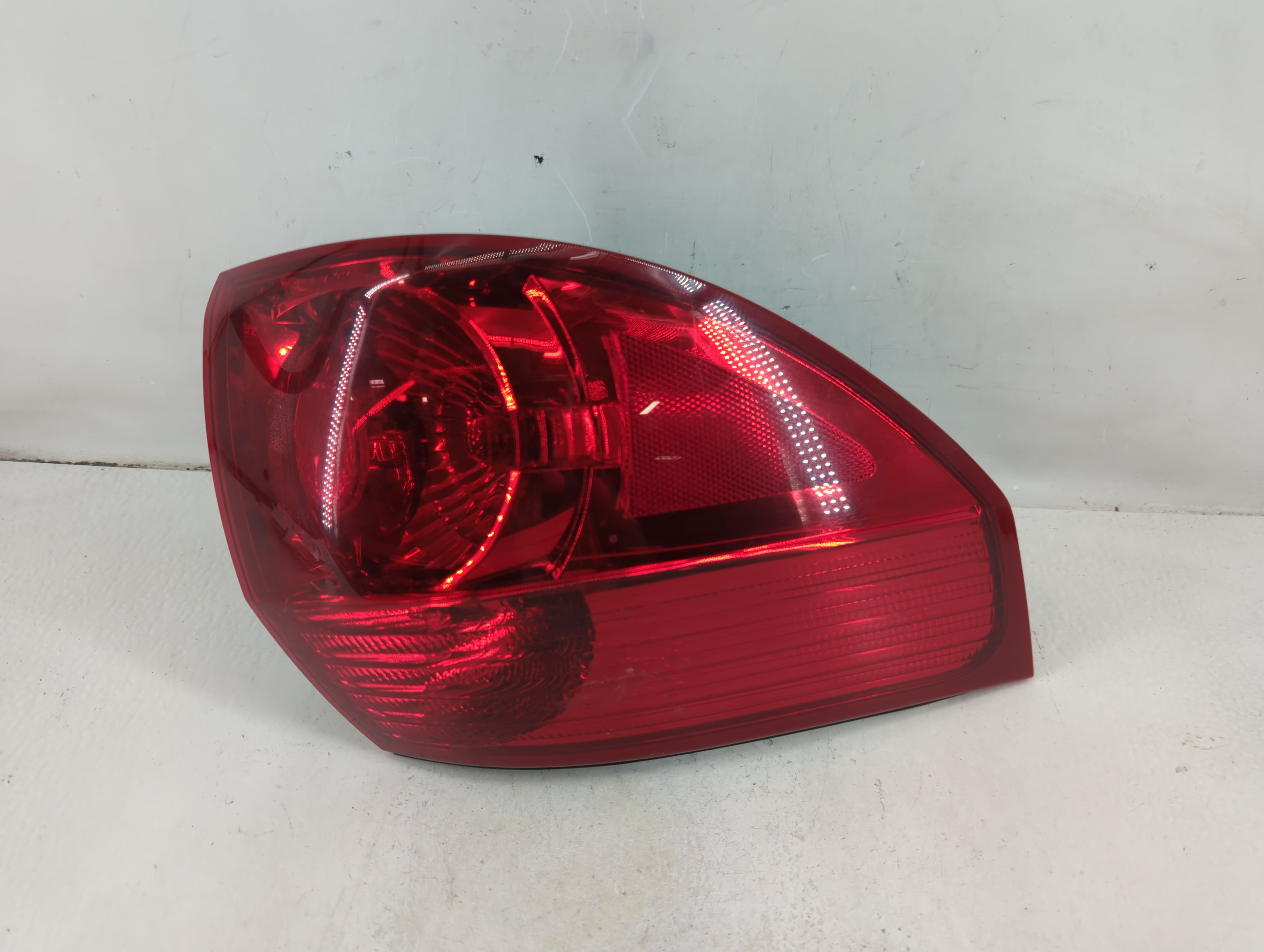 2006-2010 Toyota Sienna Driver Left Side Tail Light Taillight Oem 1110517 - Oemusedautoparts1.com