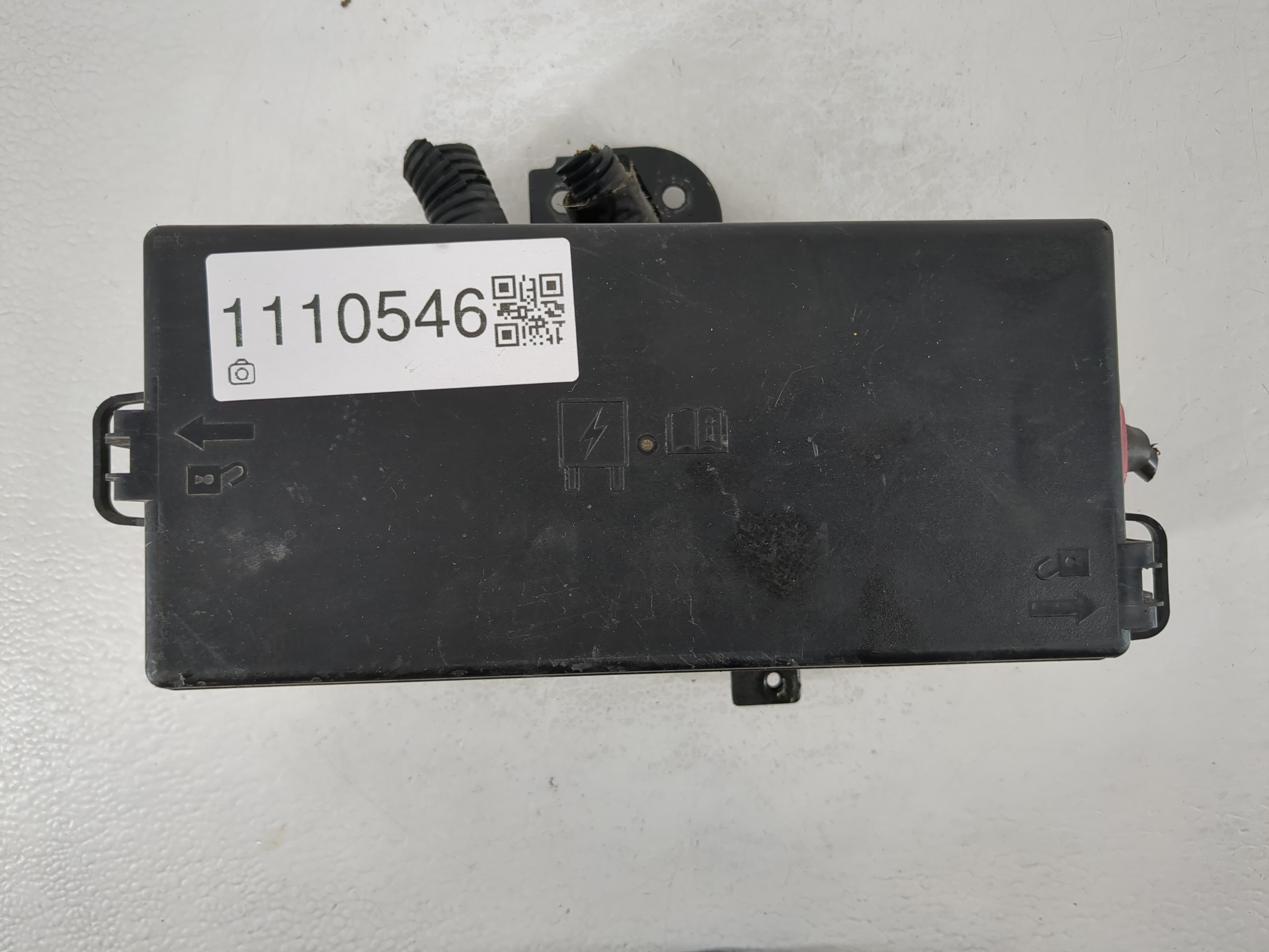2007-2008 Ford Mustang Fusebox Fuse Box Relay Module 8r3t-14k001 Cab 1110546 - Oemusedautoparts1.com