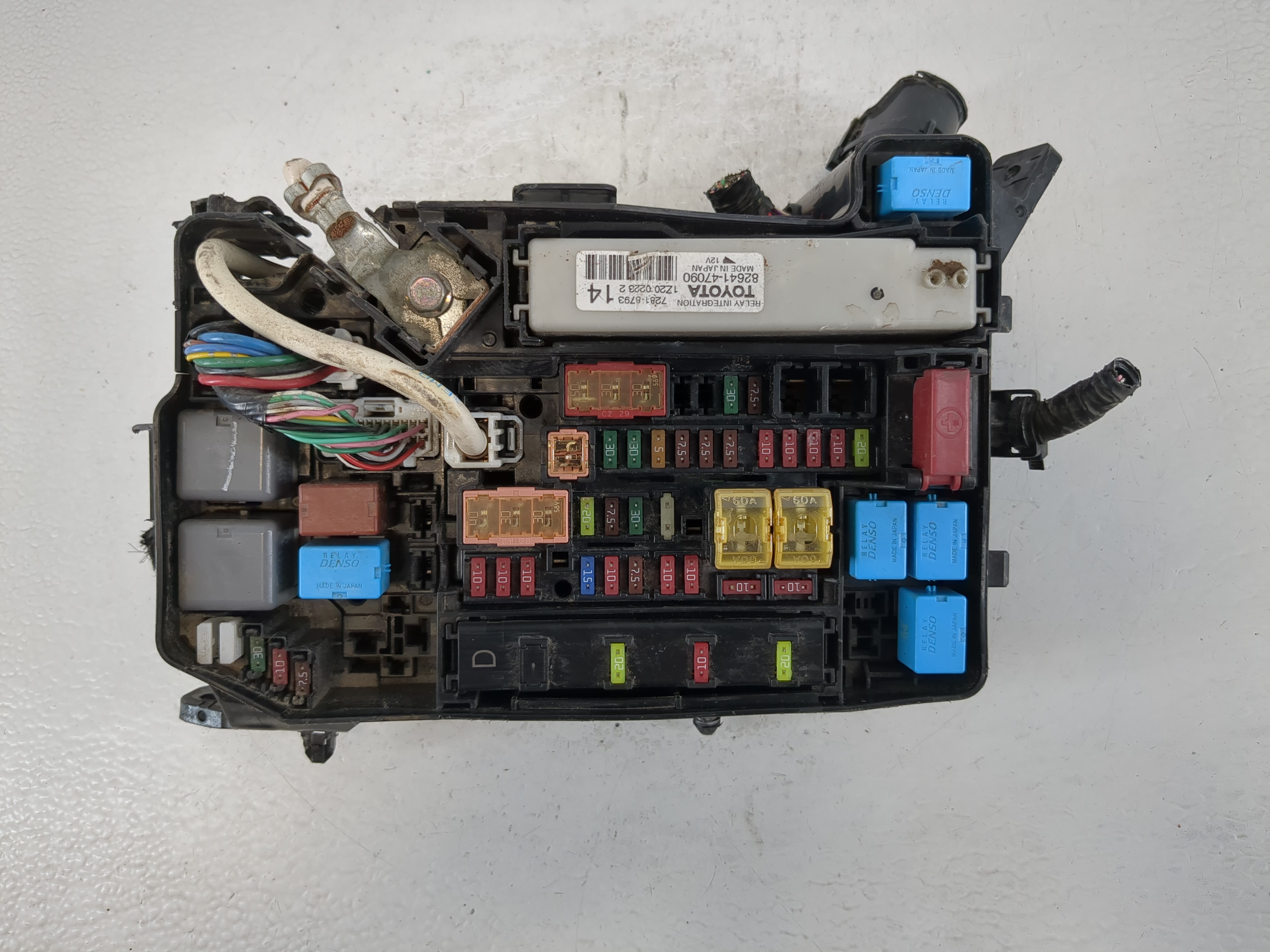 2012-2015 Toyota Prius Fusebox Fuse Box Relay Module 82641-47090 1110581 - Oemusedautoparts1.com