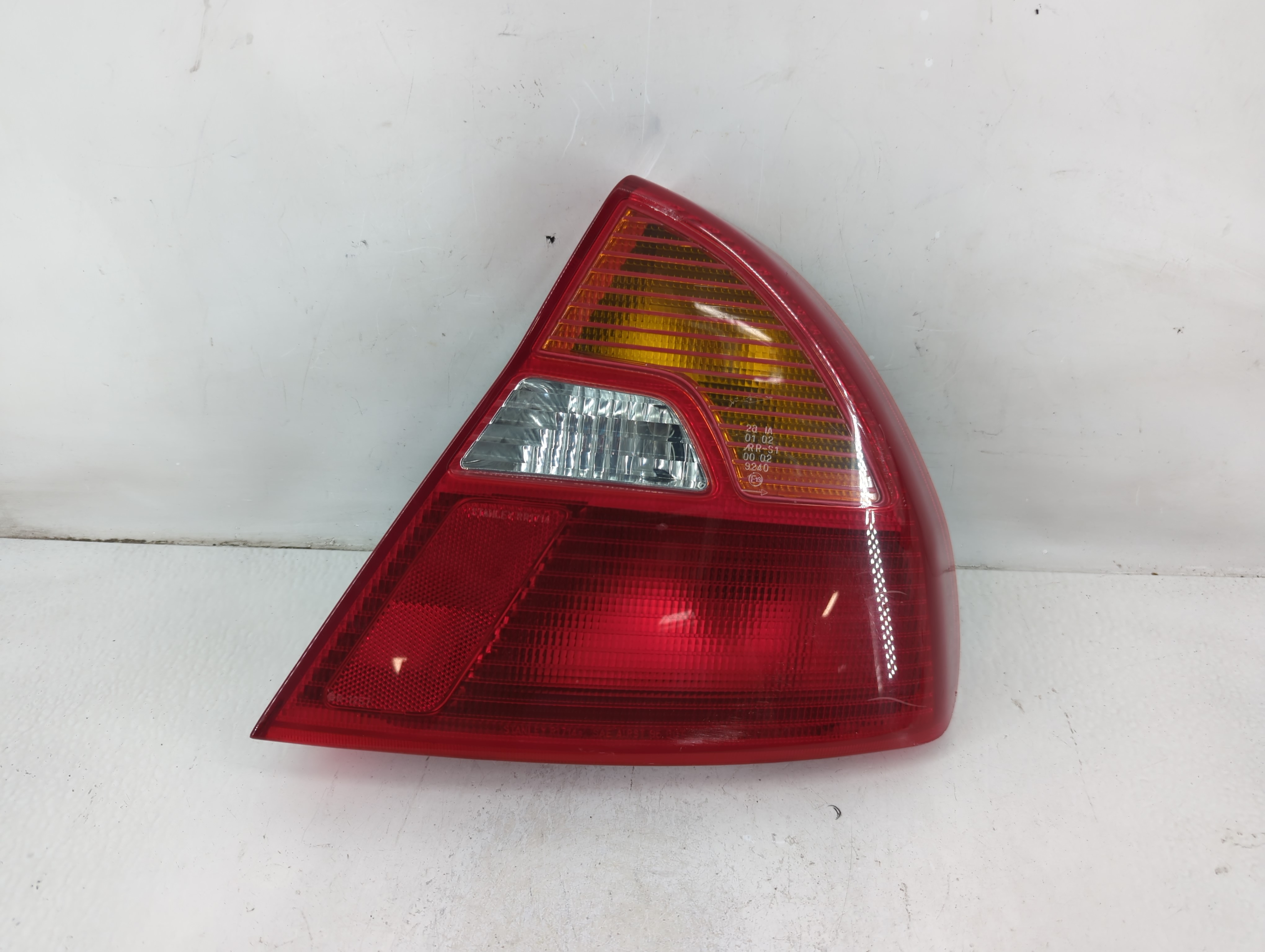 1999 Mitsubishi Mirage Passenger Right Side Tail Light Taillight Oem 1110606 - Oemusedautoparts1.com