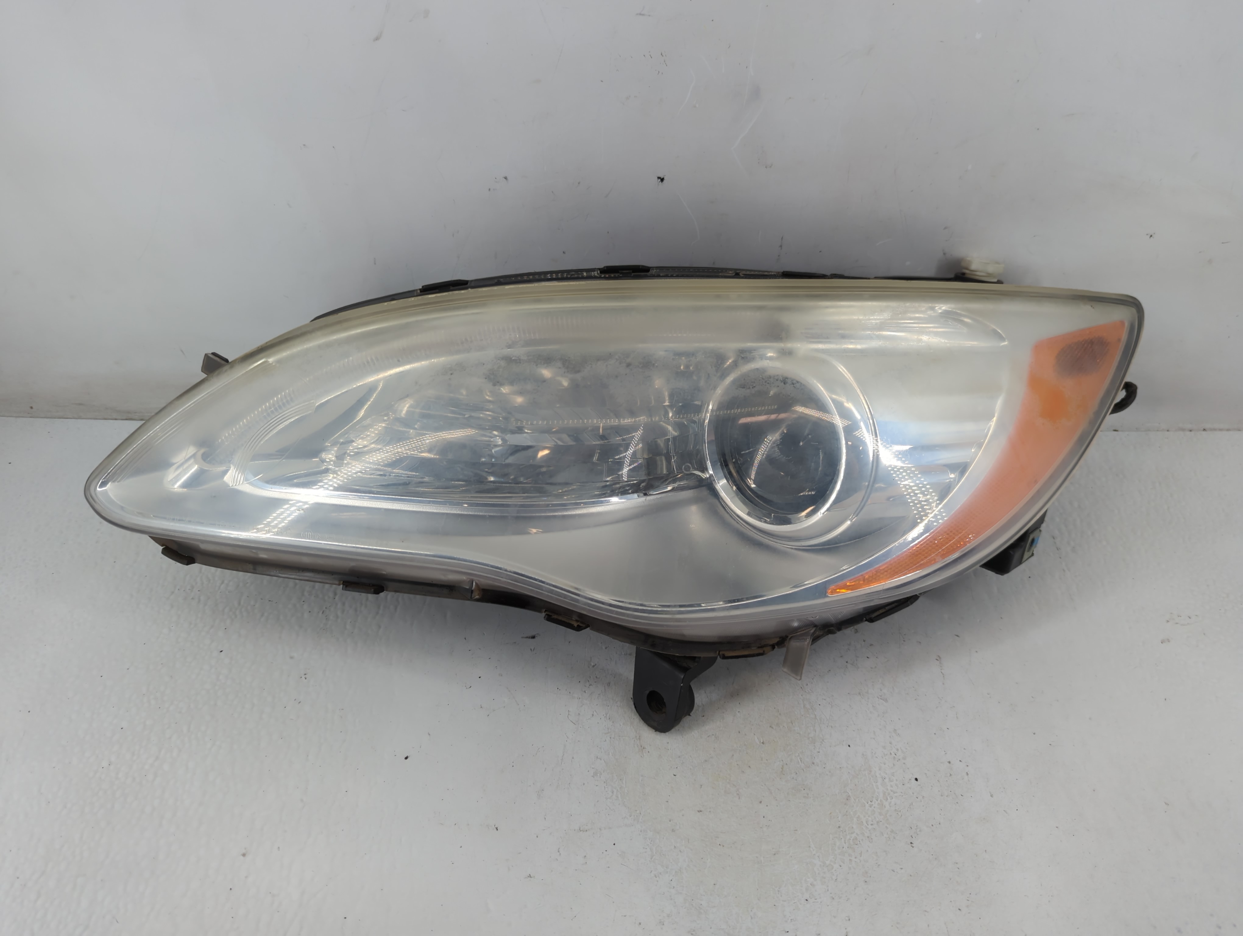 2011-2012 Chrysler 200 Passenger Right Oem Head Light Headlight Lamp 1110610 - Oemusedautoparts1.com