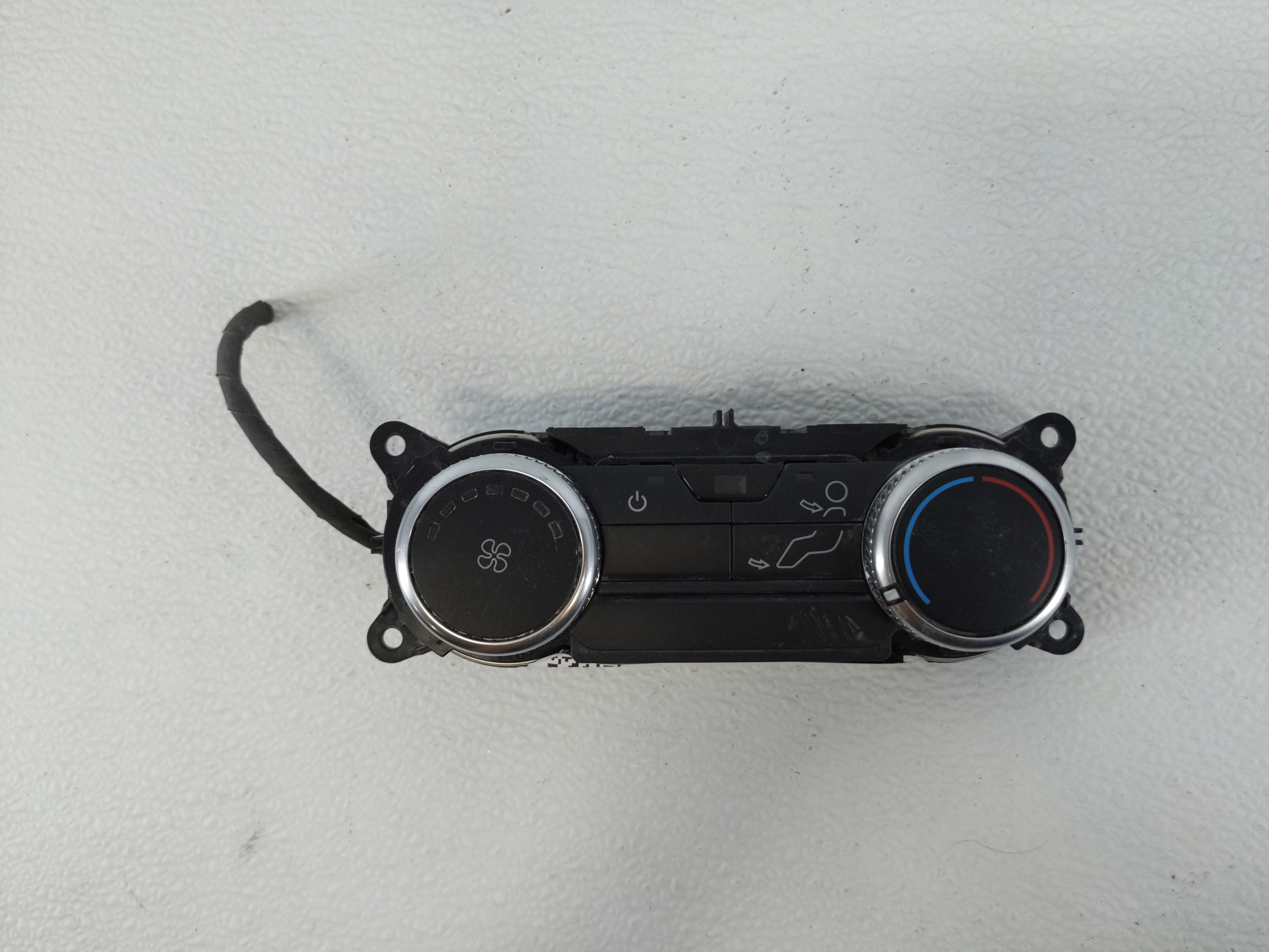 2020 Ford Explorer Ac Heater Climate Control Lb5t-19980-ee 1110765 - Oemusedautoparts1.com