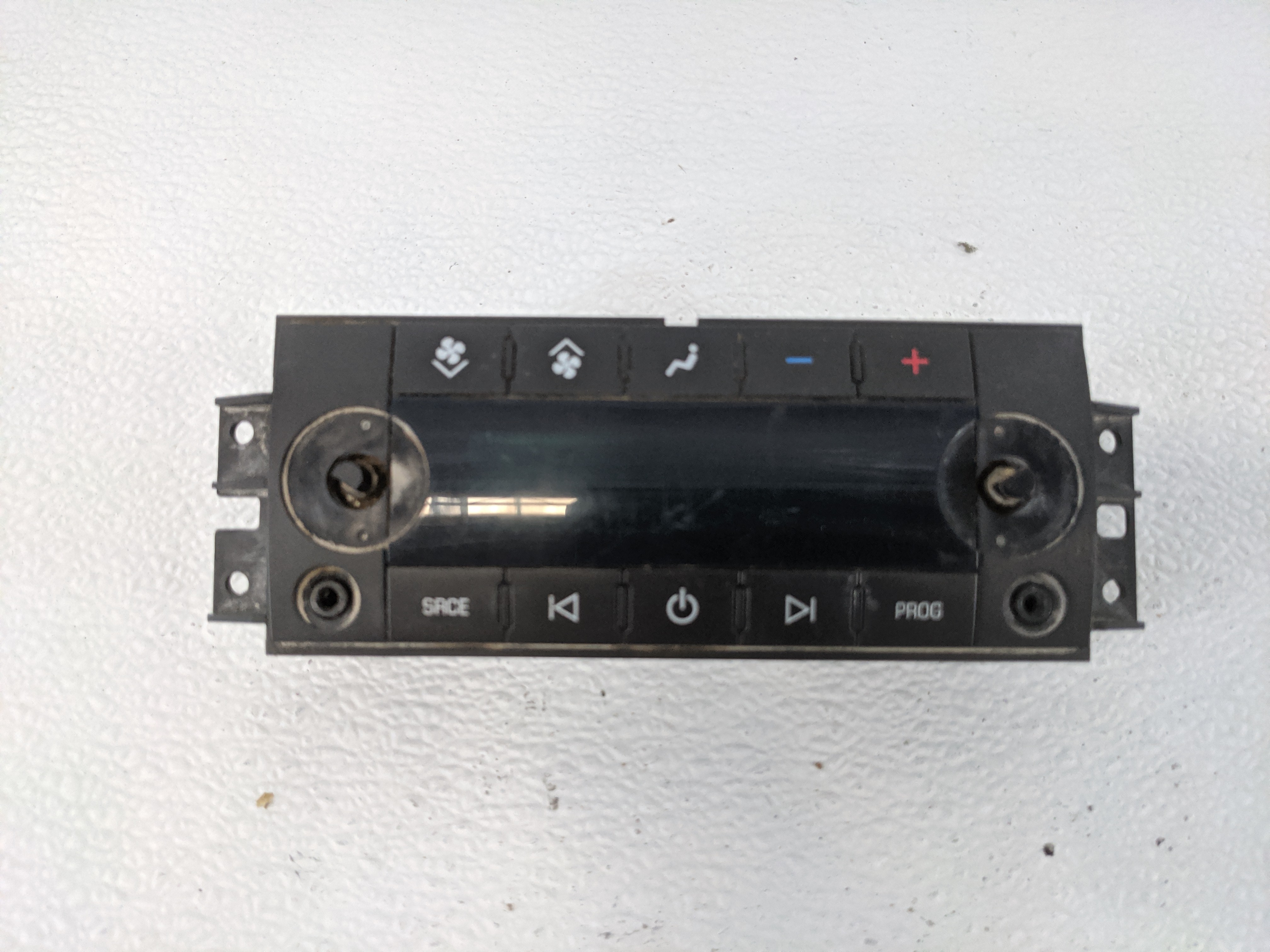 2009-2009 Gmc Yukon Ac Heater Climate Control 15881861 1110767 - Oemusedautoparts1.com