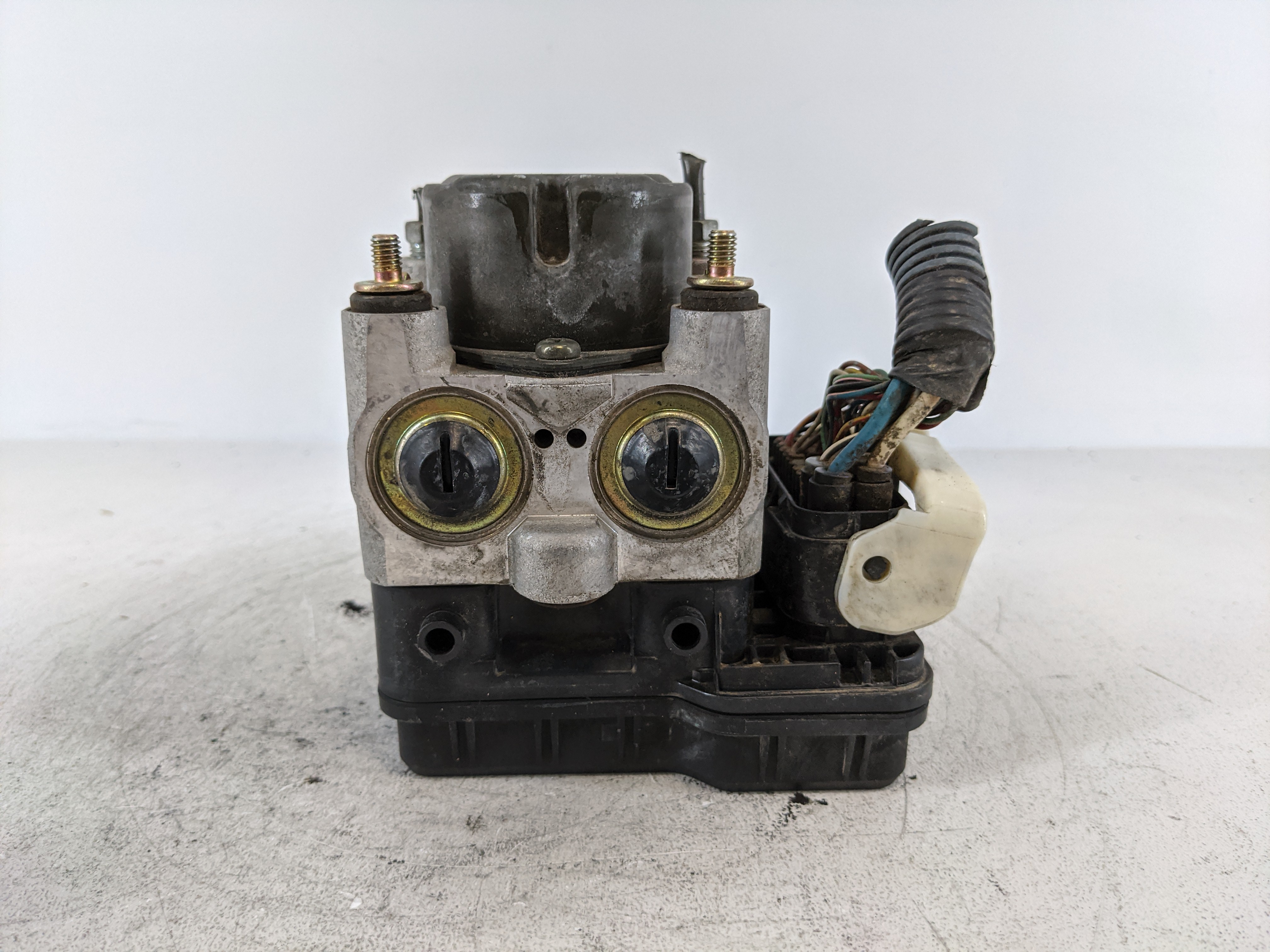 2004-2006 Lexus Es330 Abs Pump Control Module 1110782 - Oemusedautoparts1.com