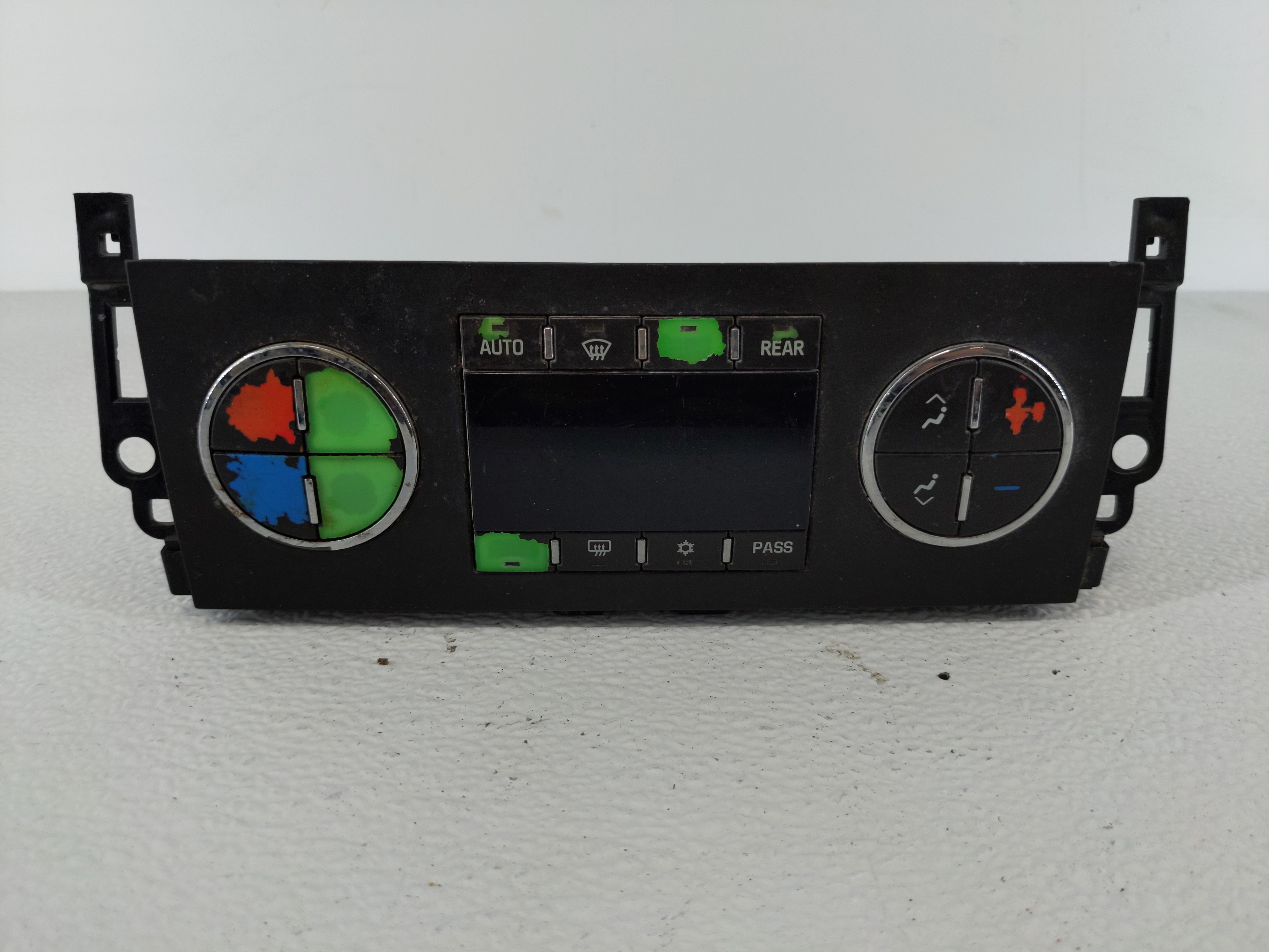 2007-2011 Gmc Yukon Ac Heater Climate Control 25928676 1110797 - Oemusedautoparts1.com