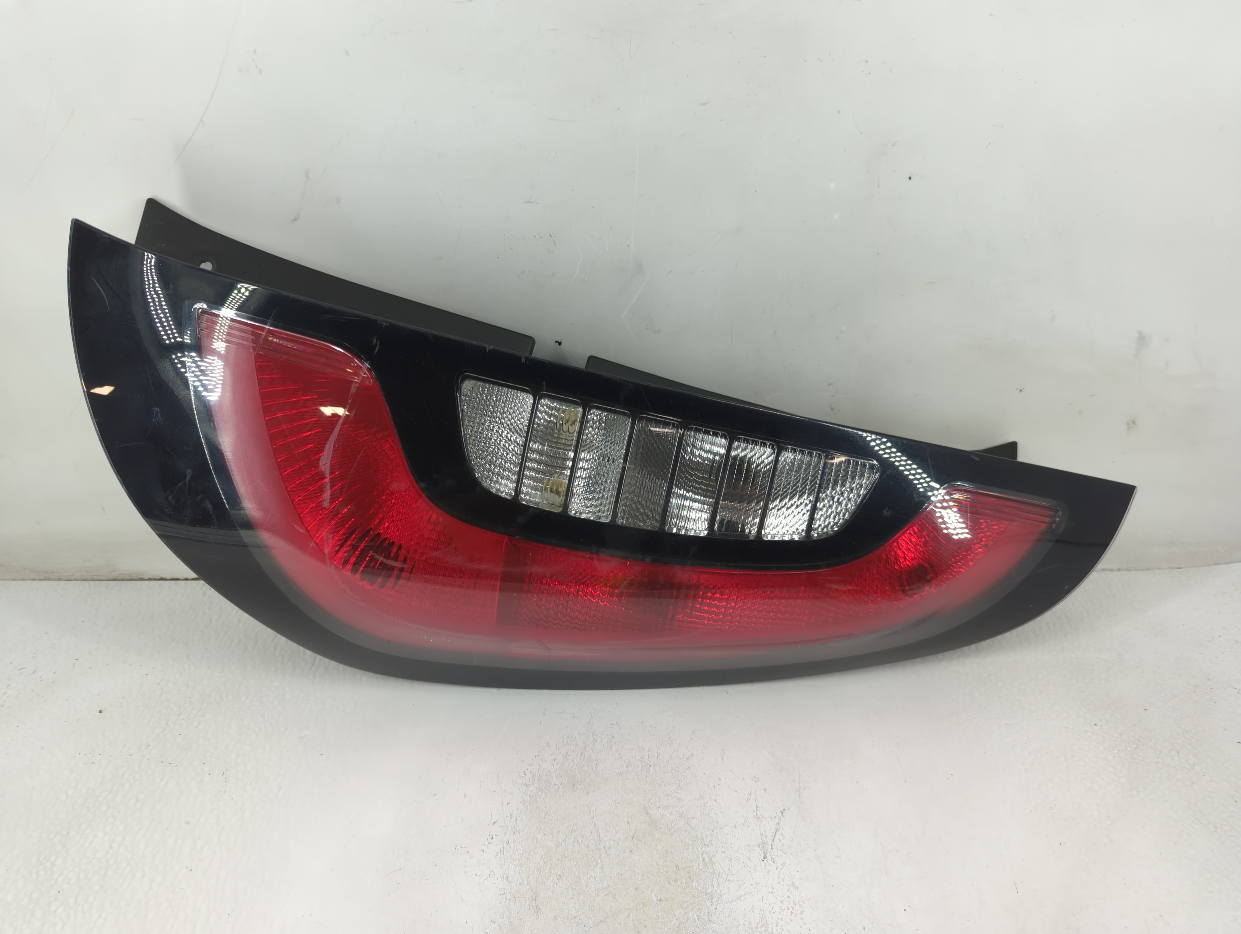 2014-2019 Kia Soul Driver Left Side Tail Light Taillight Oem 1110852 - Oemusedautoparts1.com