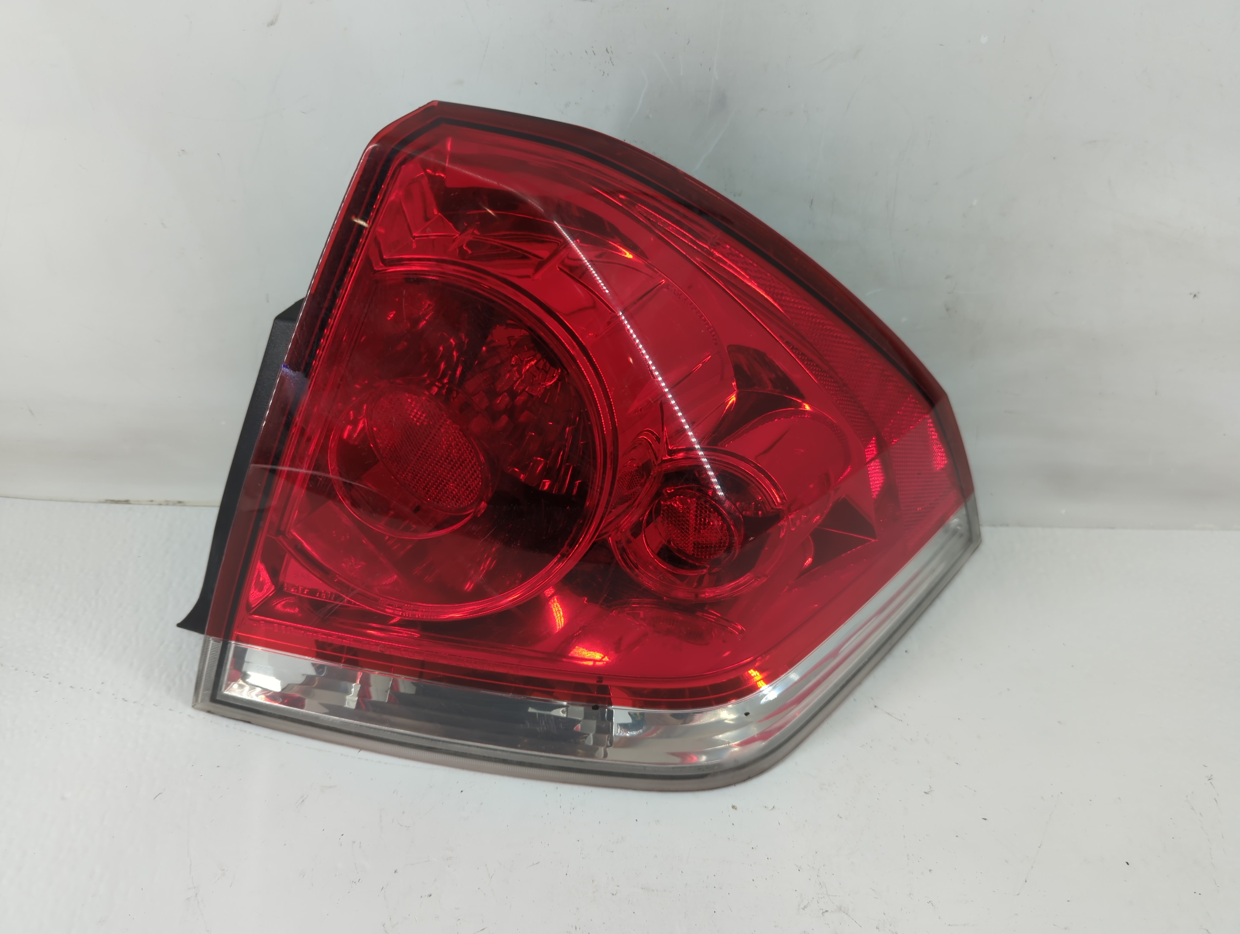 2006-2016 Chevrolet Impala Passenger Right Side Tail Light Taillight Oem 1110868 - Oemusedautoparts1.com
