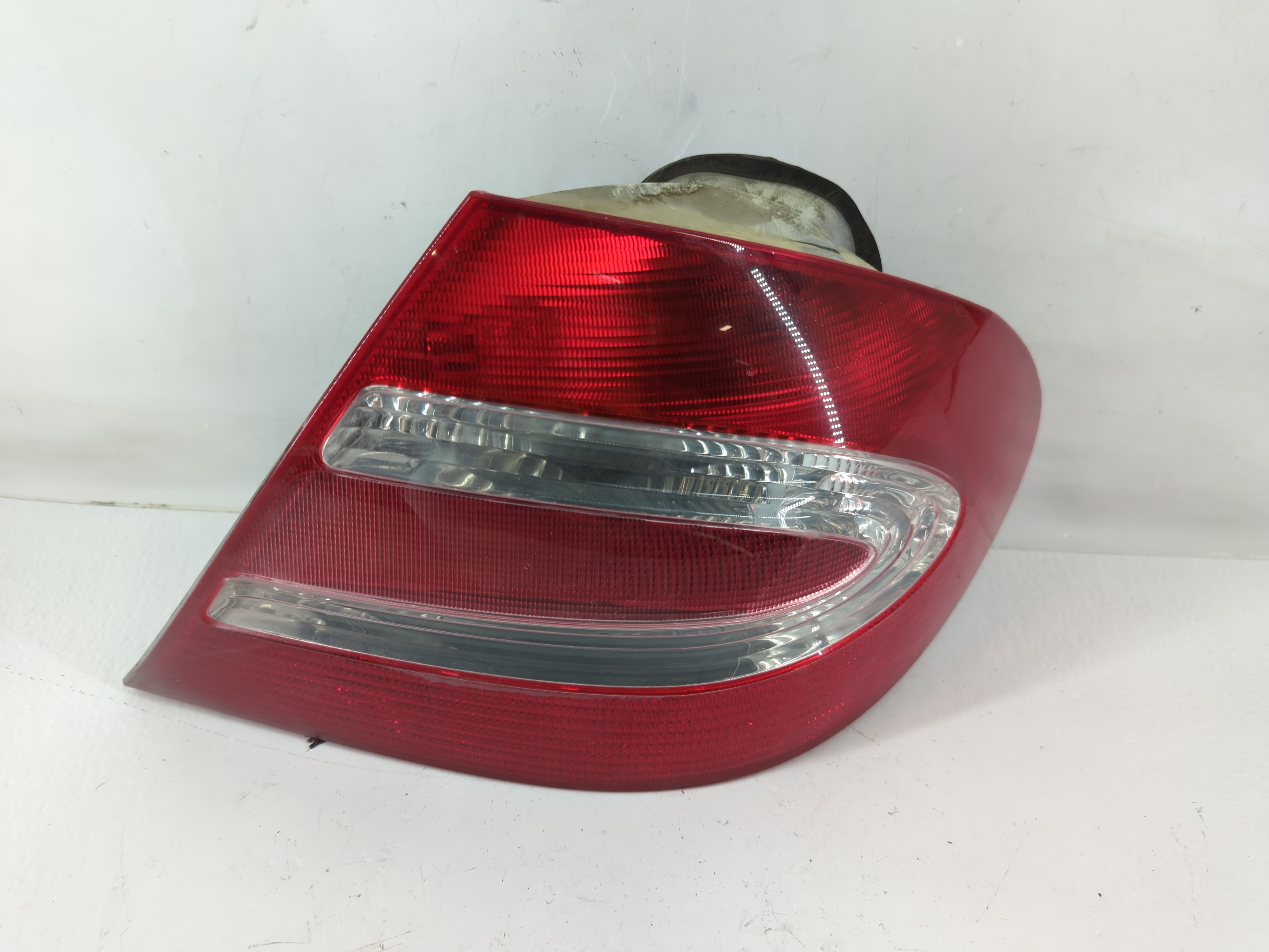 2003-2005 Mercedes-benz Clk500 Driver Left Side Tail Light Taillight Oem 1110869 - Oemusedautoparts1.com