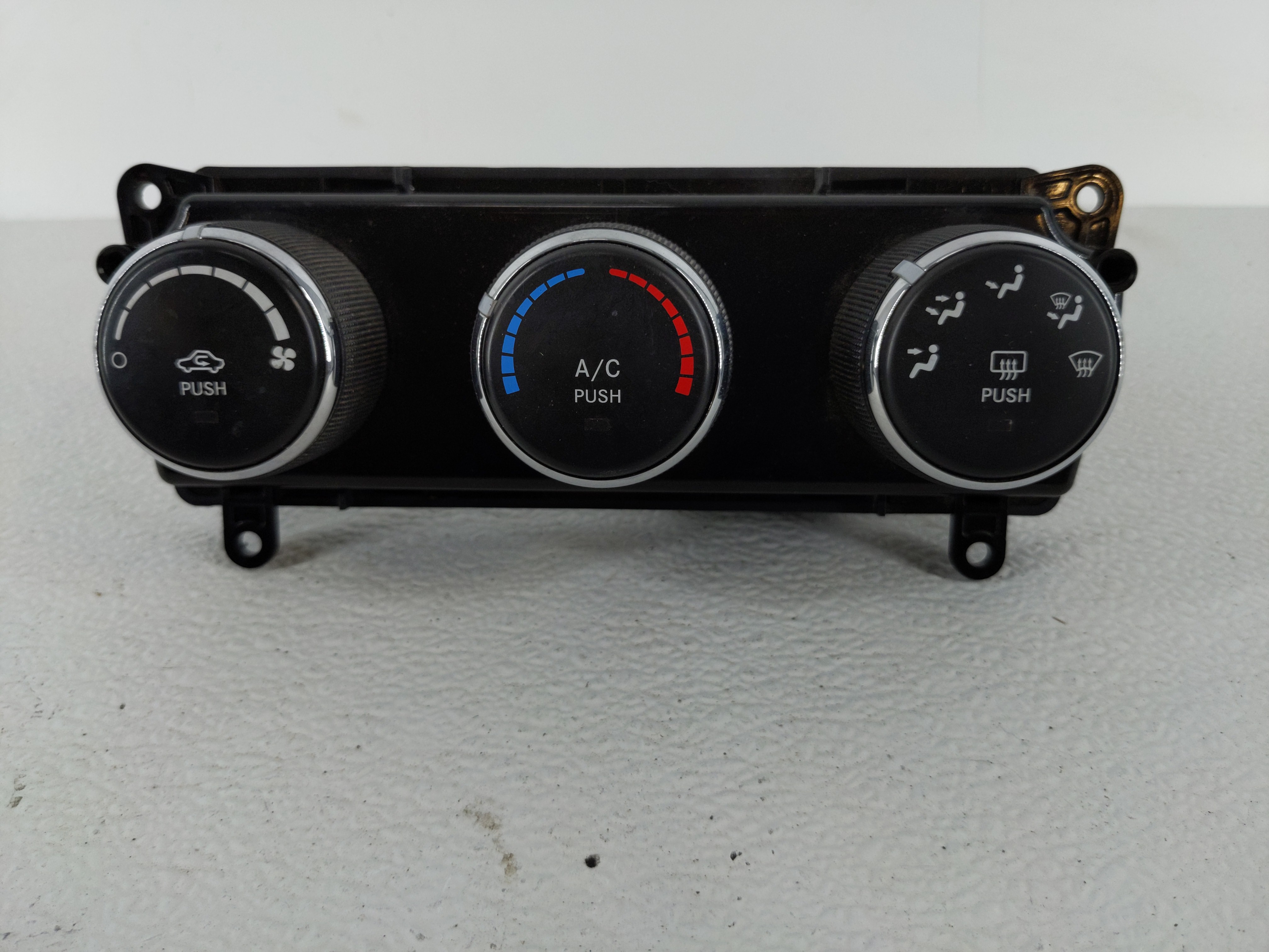 Jeep Compass Ac Heater Climate Control P55111278ae 1110892 - Oemusedautoparts1.com