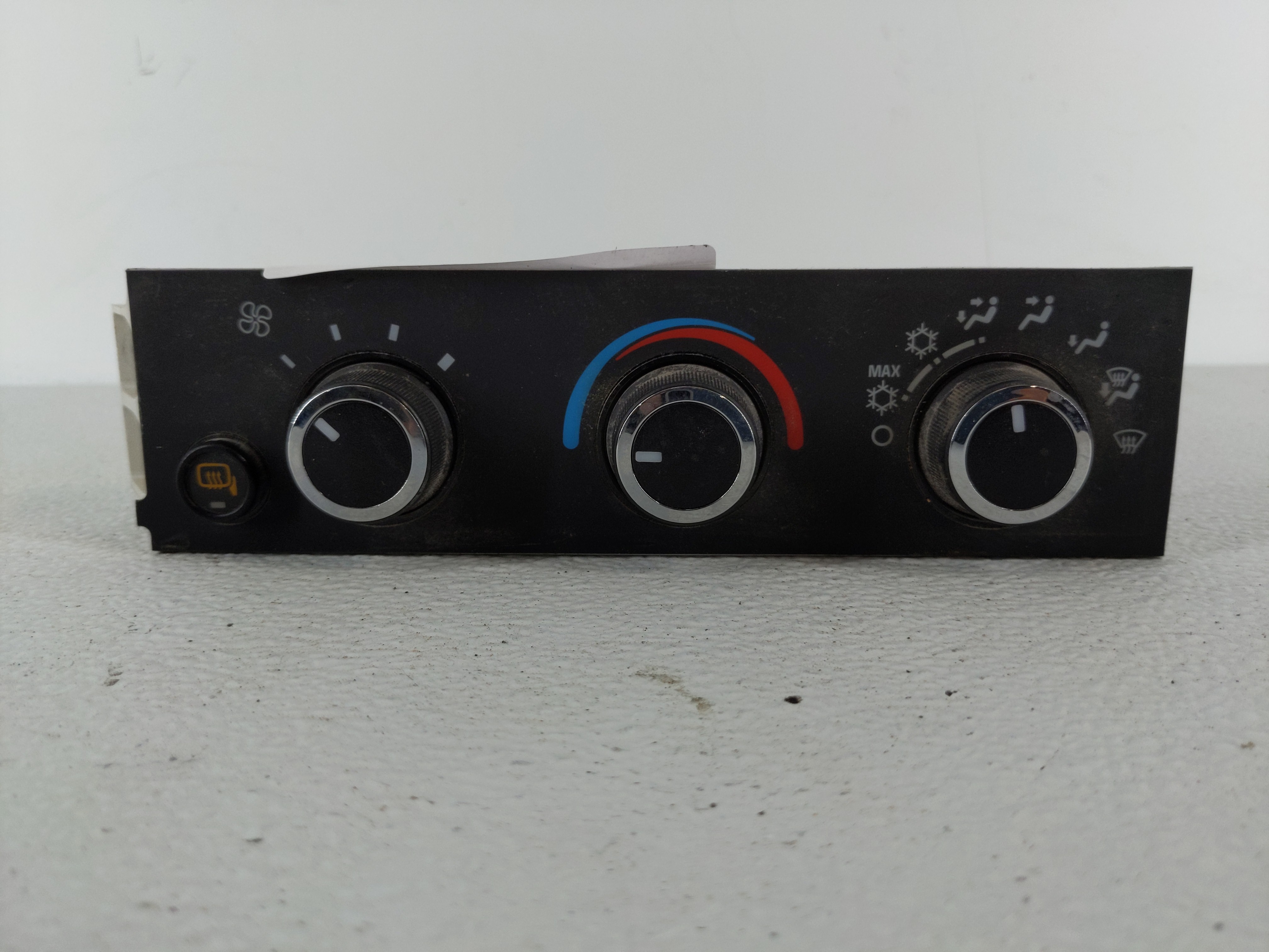 2008-2021 Chevrolet Express 2500 Ac Heater Climate Control 84288986 1110893 - Oemusedautoparts1.com