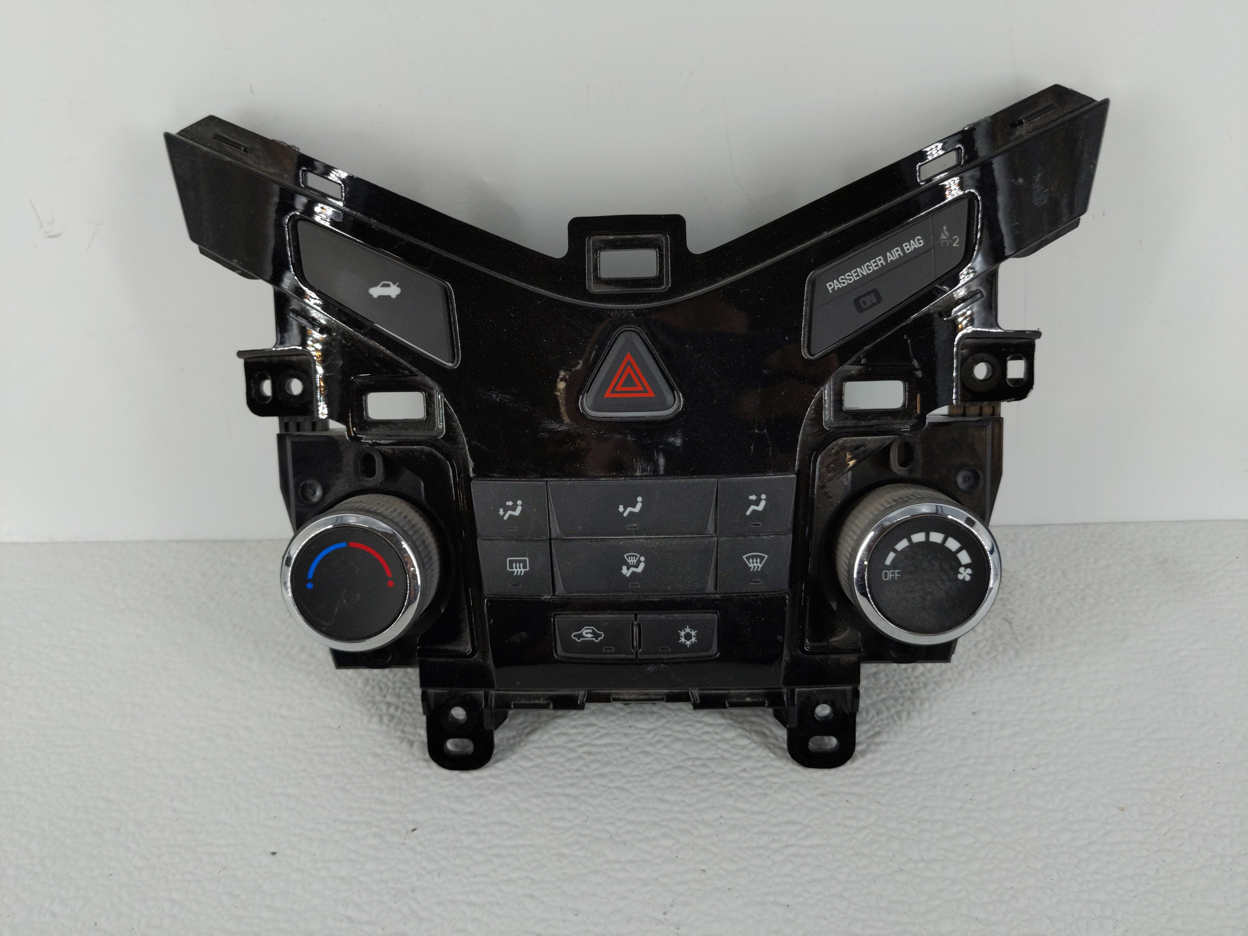 2016-2018 Chevrolet Cruze Ac Heater Climate Control 95146207 1110899 - Oemusedautoparts1.com