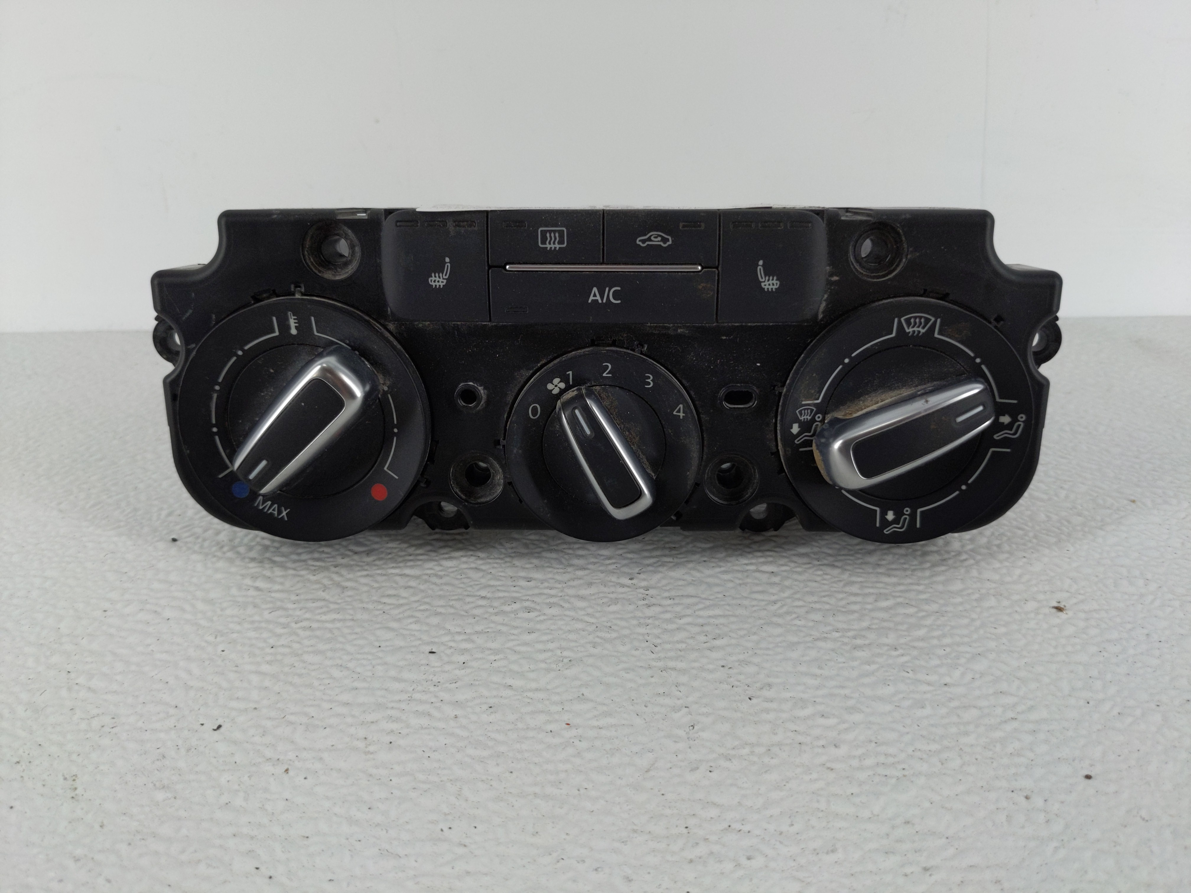2011-2014 Volkswagen Jetta Ac Heater Climate Control 90151-907 1110900 - Oemusedautoparts1.com