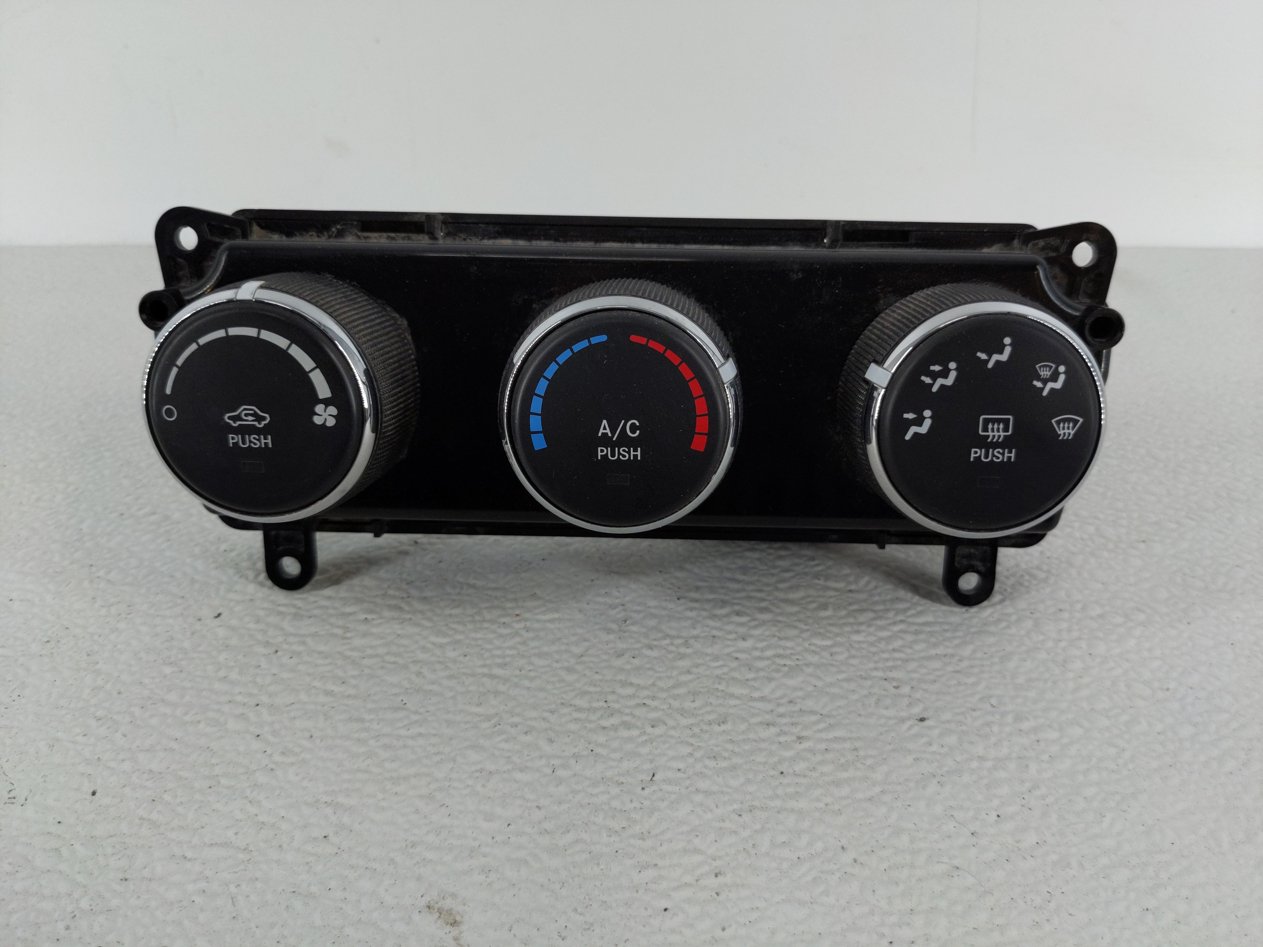2011-2017 Jeep Patriot Ac Heater Climate Control P55111278af 1110906 - Oemusedautoparts1.com