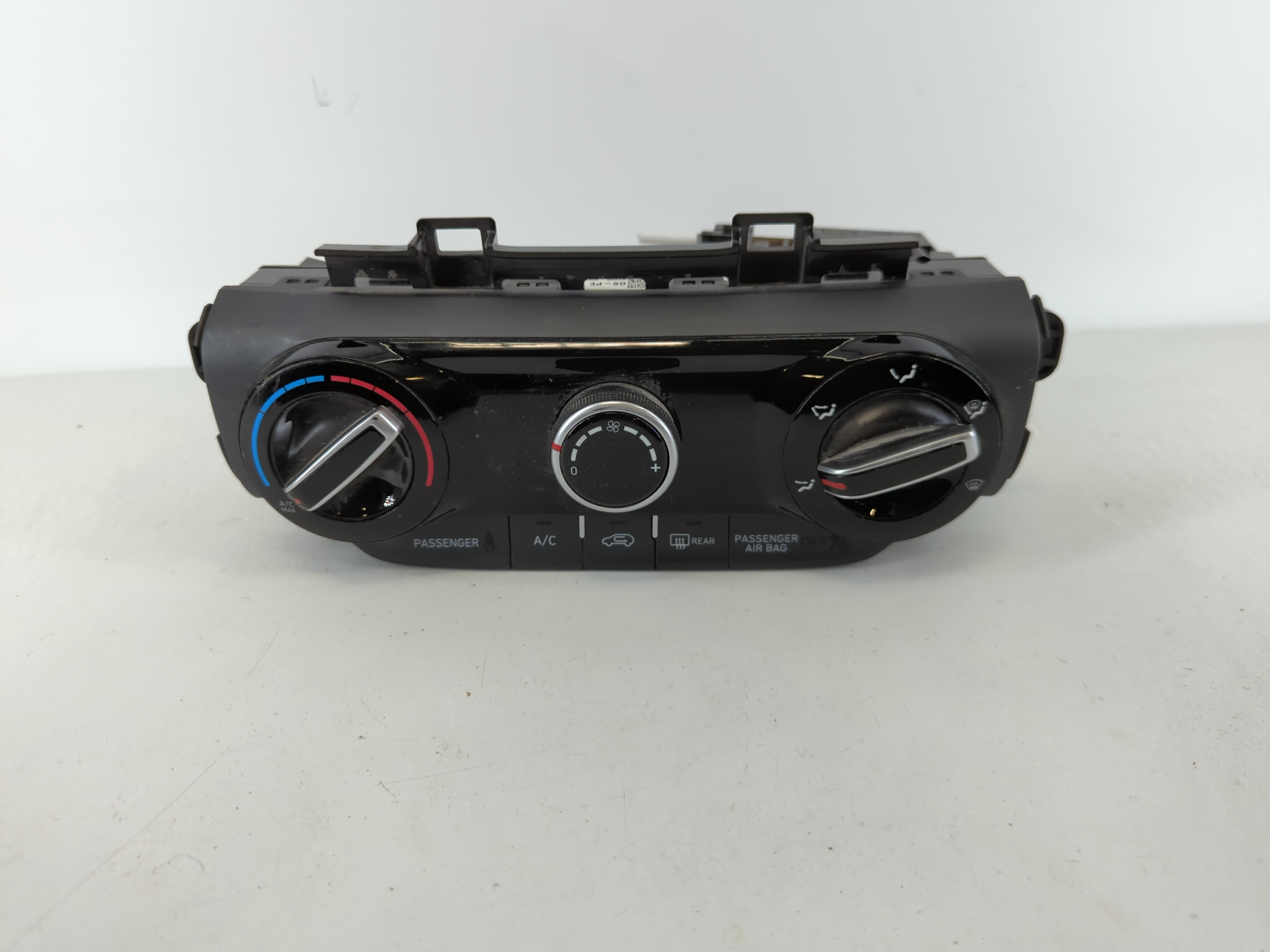 2022-2022 Hyundai Kona Ac Heater Climate Control 97250-j9af0 1110913 - Oemusedautoparts1.com