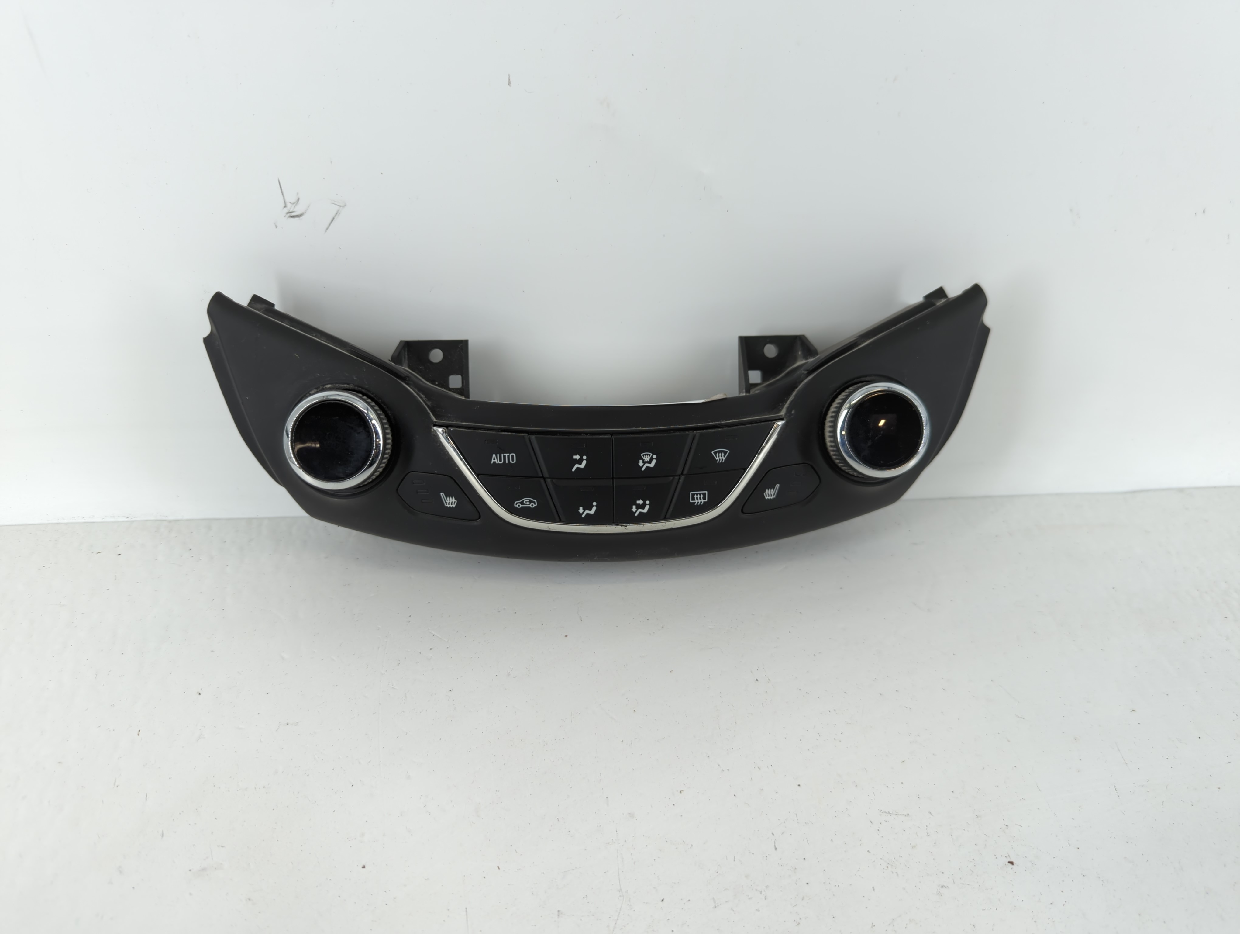 2016-2018 Chevrolet Cruze Ac Heater Climate Control 39028876 1111100 - Oemusedautoparts1.com