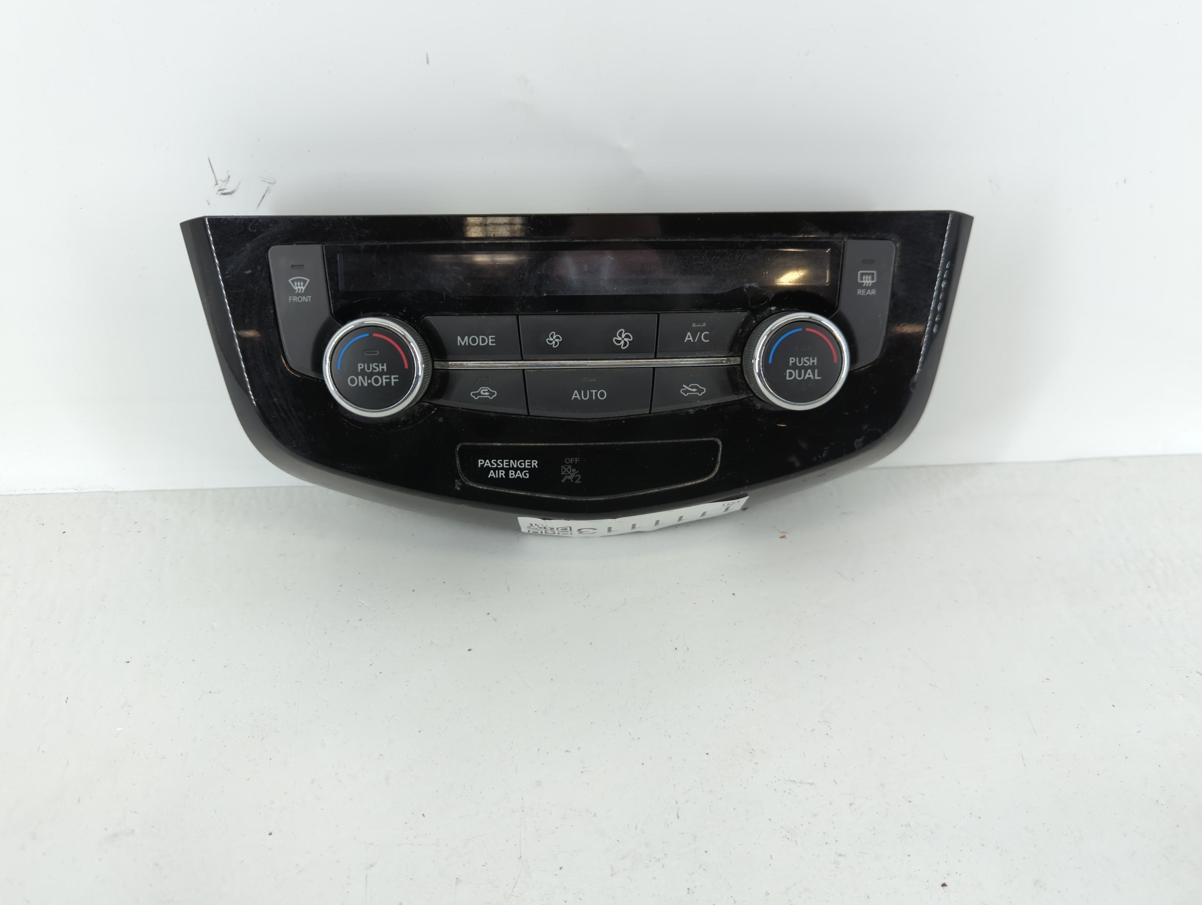2017-2022 Nissan Rogue Sport Ac Heater Climate Control 1111113 - Oemusedautoparts1.com