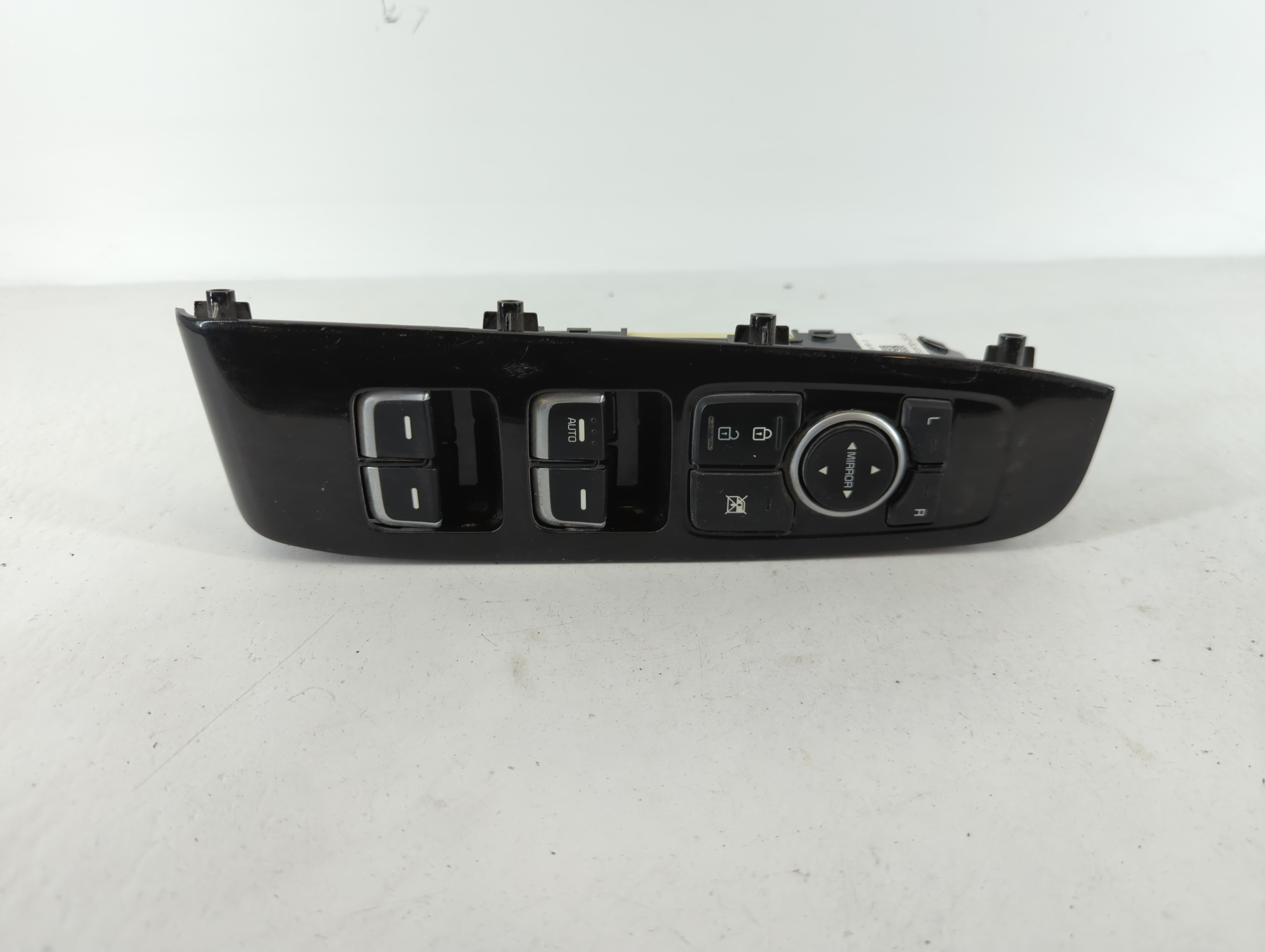 2016-2018 Kia Sorento Driver Left Door Master Power Window Switch 1111123 - Oemusedautoparts1.com