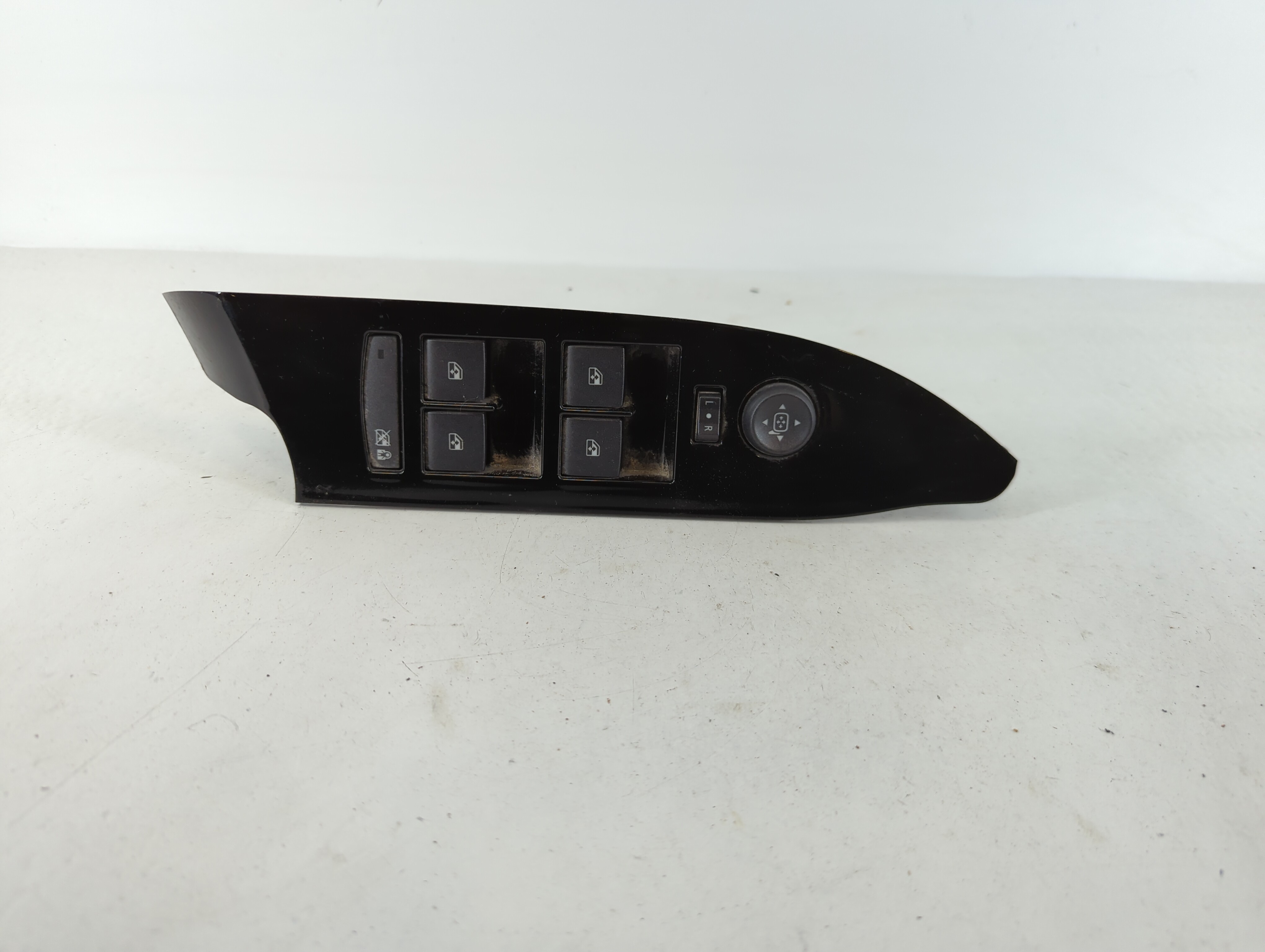 2013-2014 Cadillac Xts Driver Left Door Master Power Window Switch 1111142 - Oemusedautoparts1.com