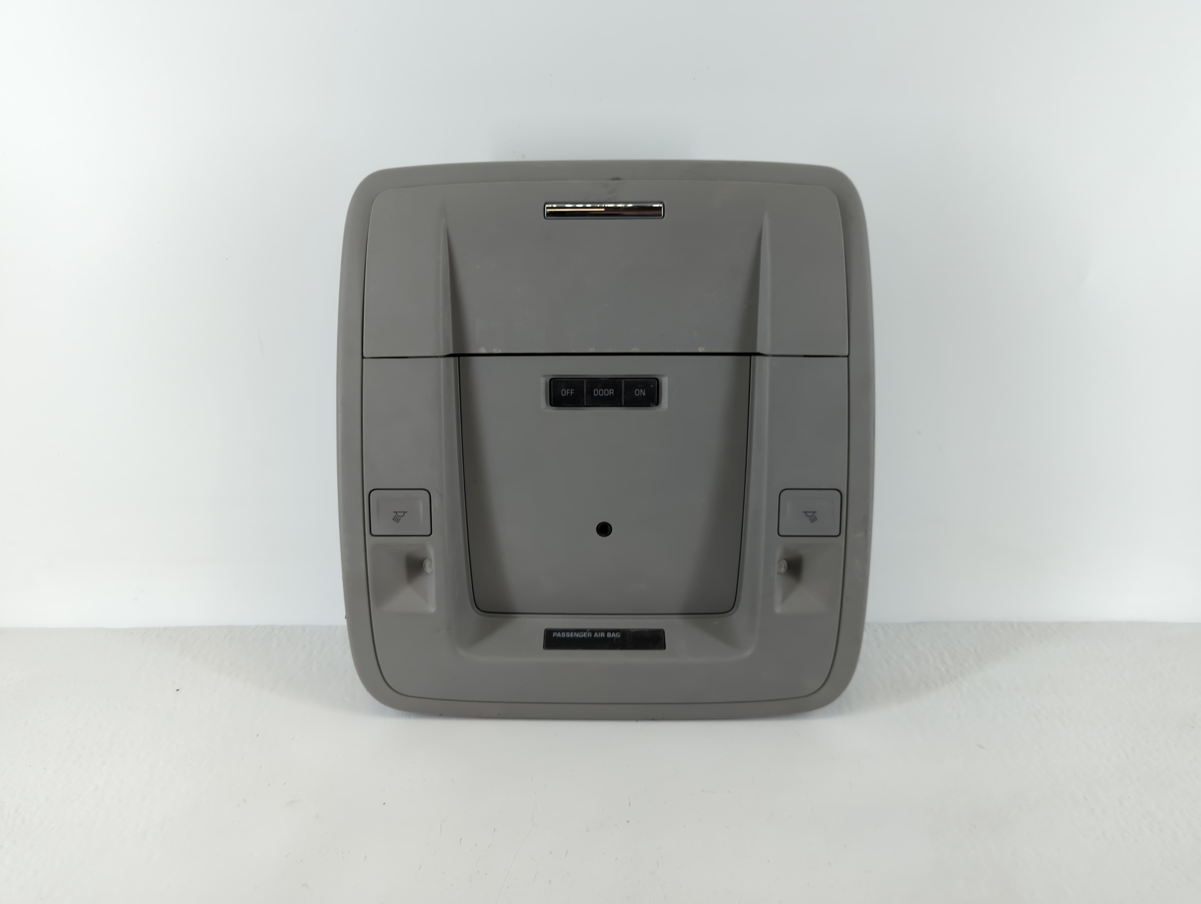 2018 Chevrolet Silverado 1500 Overhead Roof Console 1111175 - Oemusedautoparts1.com