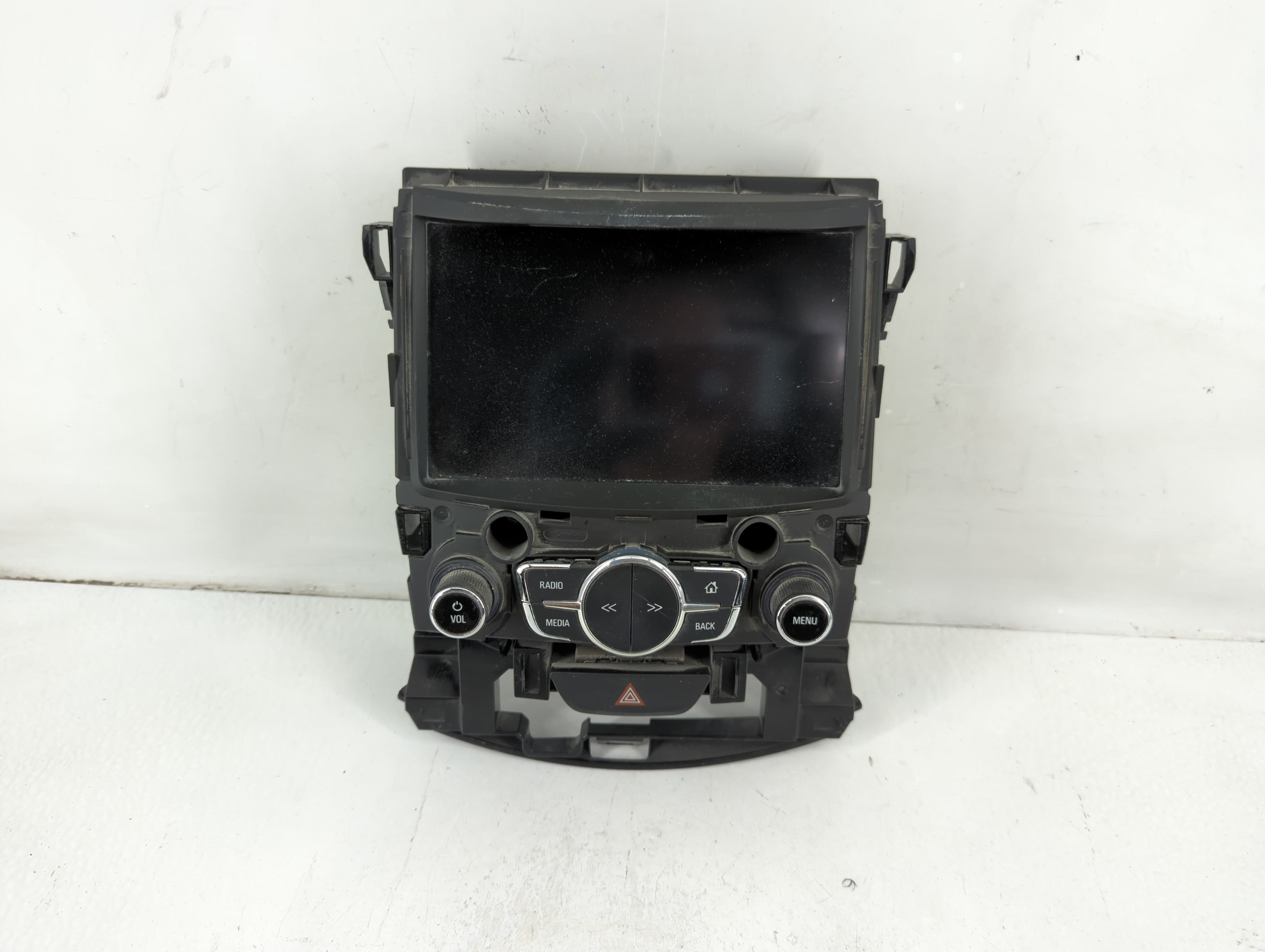 2015-2016 Chevrolet Cruze Am Fm Cd Player Radio Receiver 1111235 - Oemusedautoparts1.com