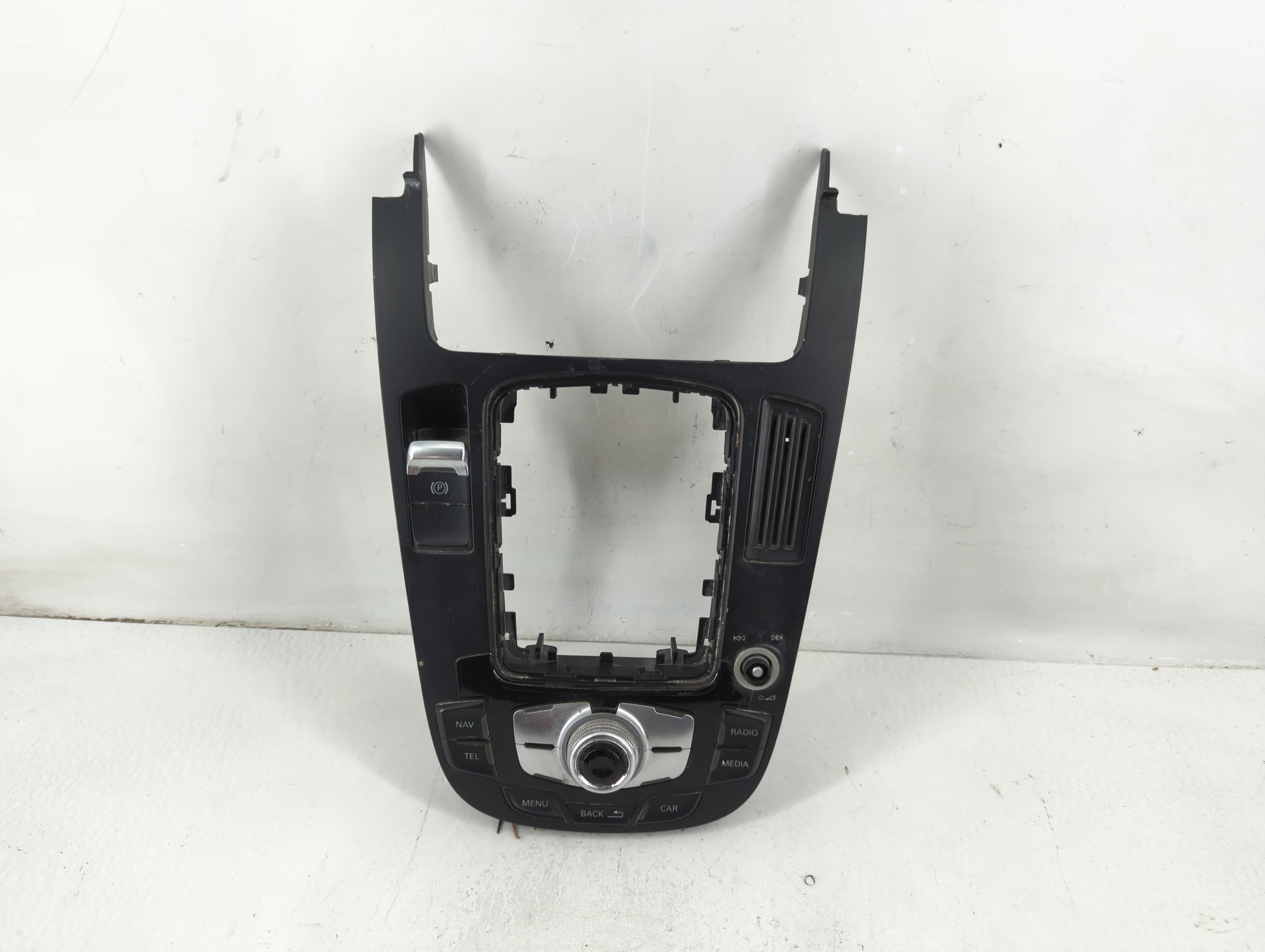 2013-2017 Audi Q5 Am Fm Cd Player Radio Receiver 1111241 - Oemusedautoparts1.com