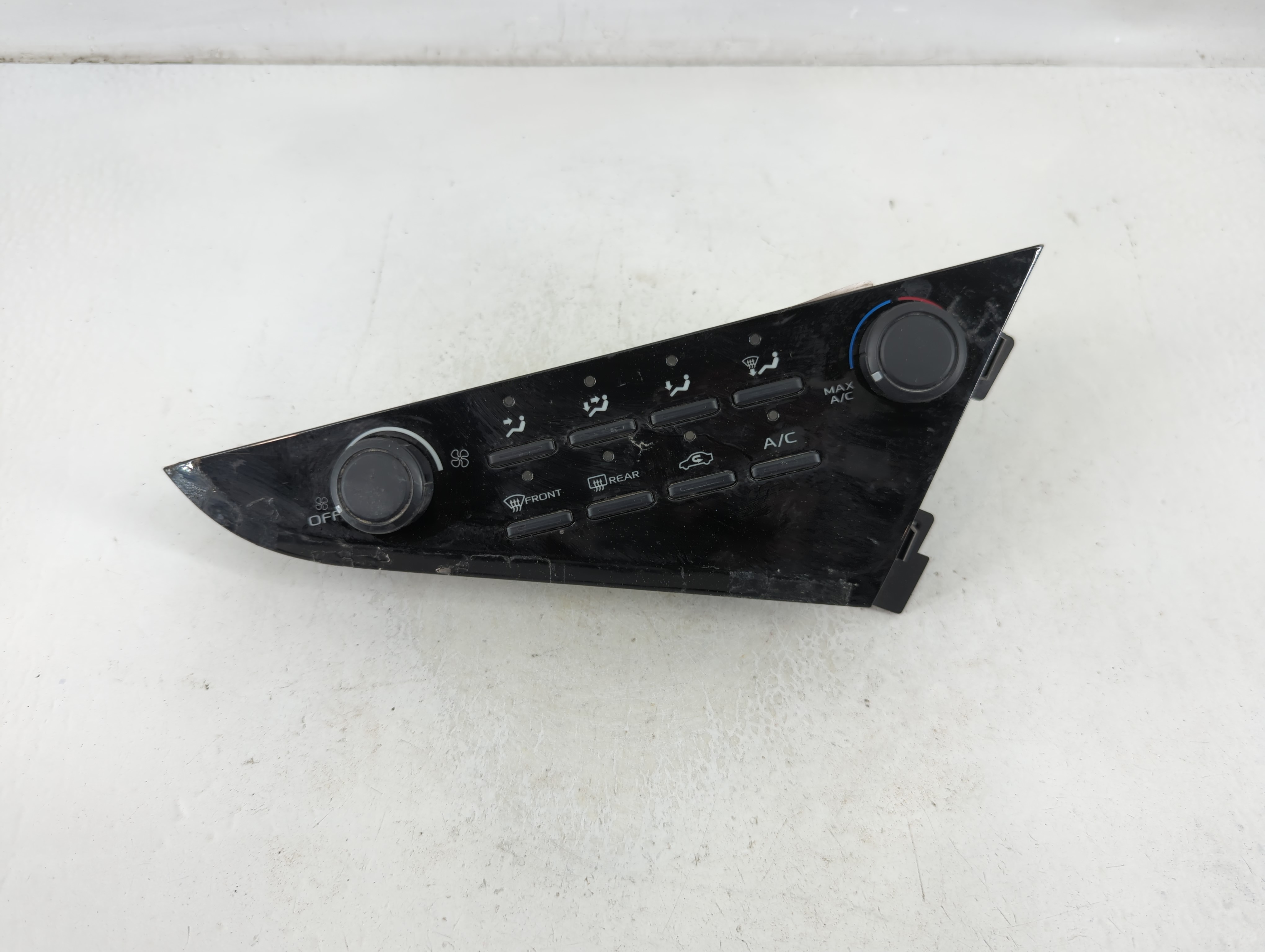 2018-2022 Toyota Camry Ac Heater Climate Control 55900-06470 1111242 - Oemusedautoparts1.com