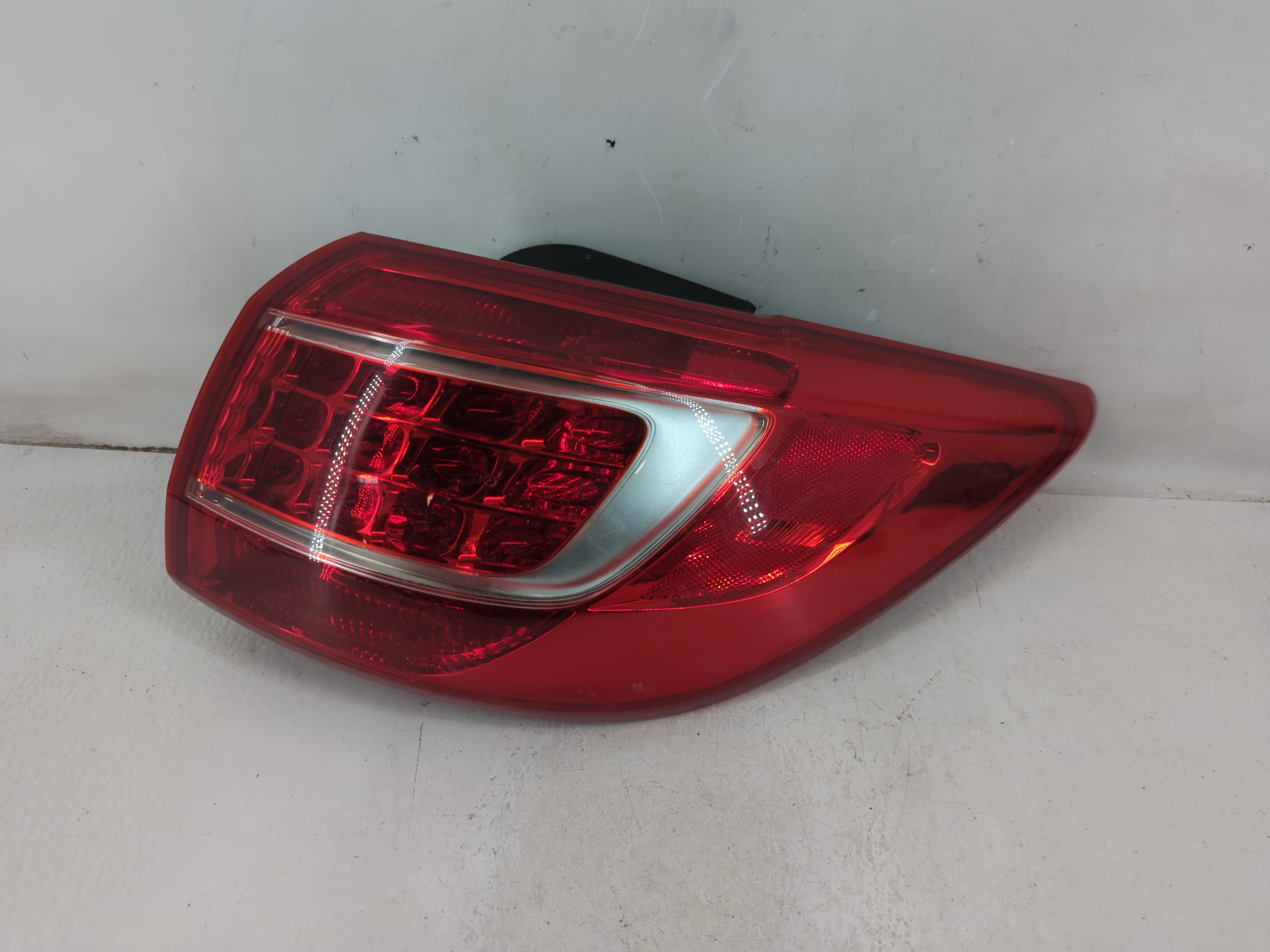 2011-2013 Kia Sportage Passenger Right Side Tail Light Taillight Oem 1111256 - Oemusedautoparts1.com