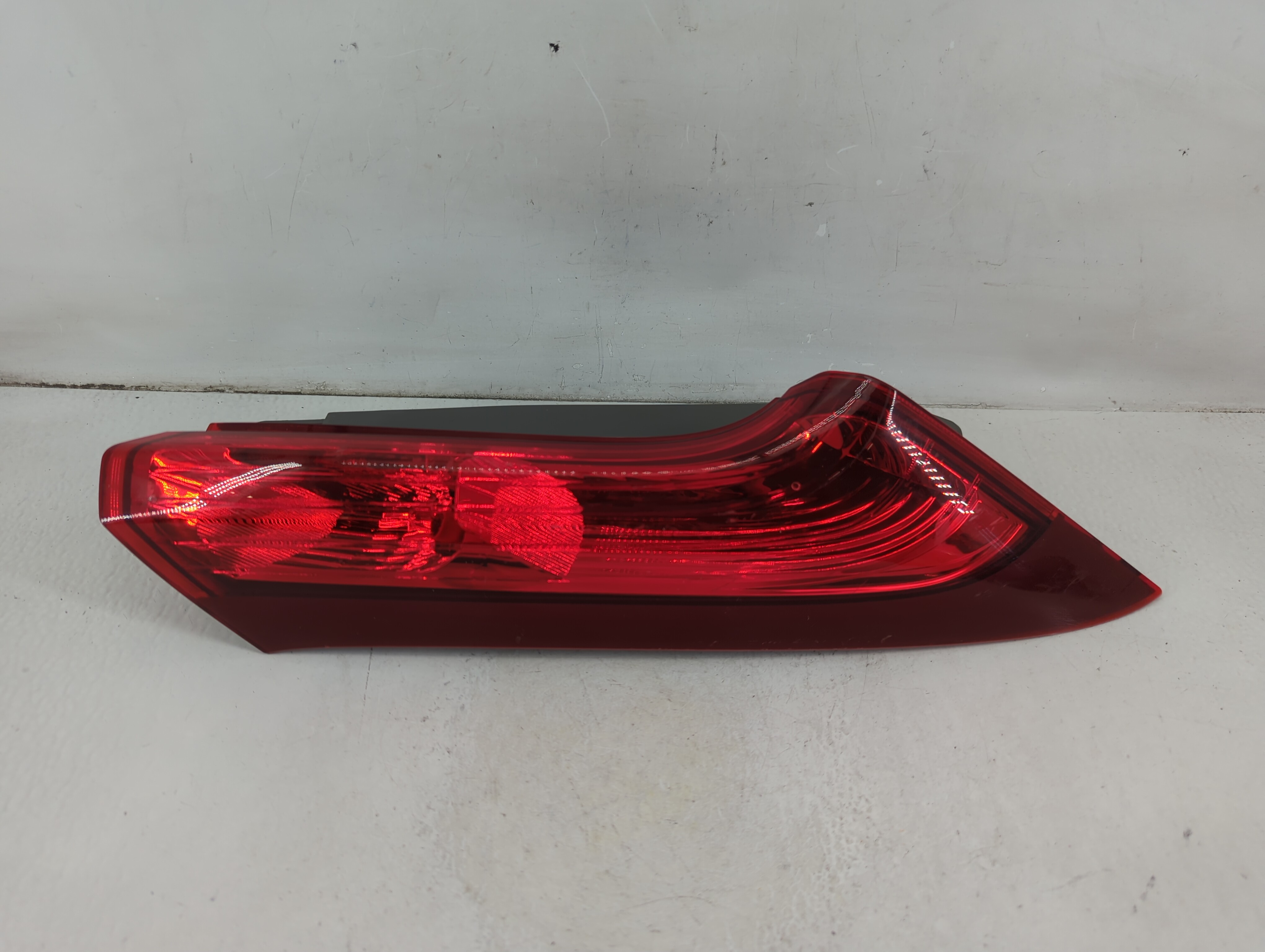 Picture of 2012-2014 Honda Cr-v Passenger Right Side Tail Light Taillight Oem 1111268