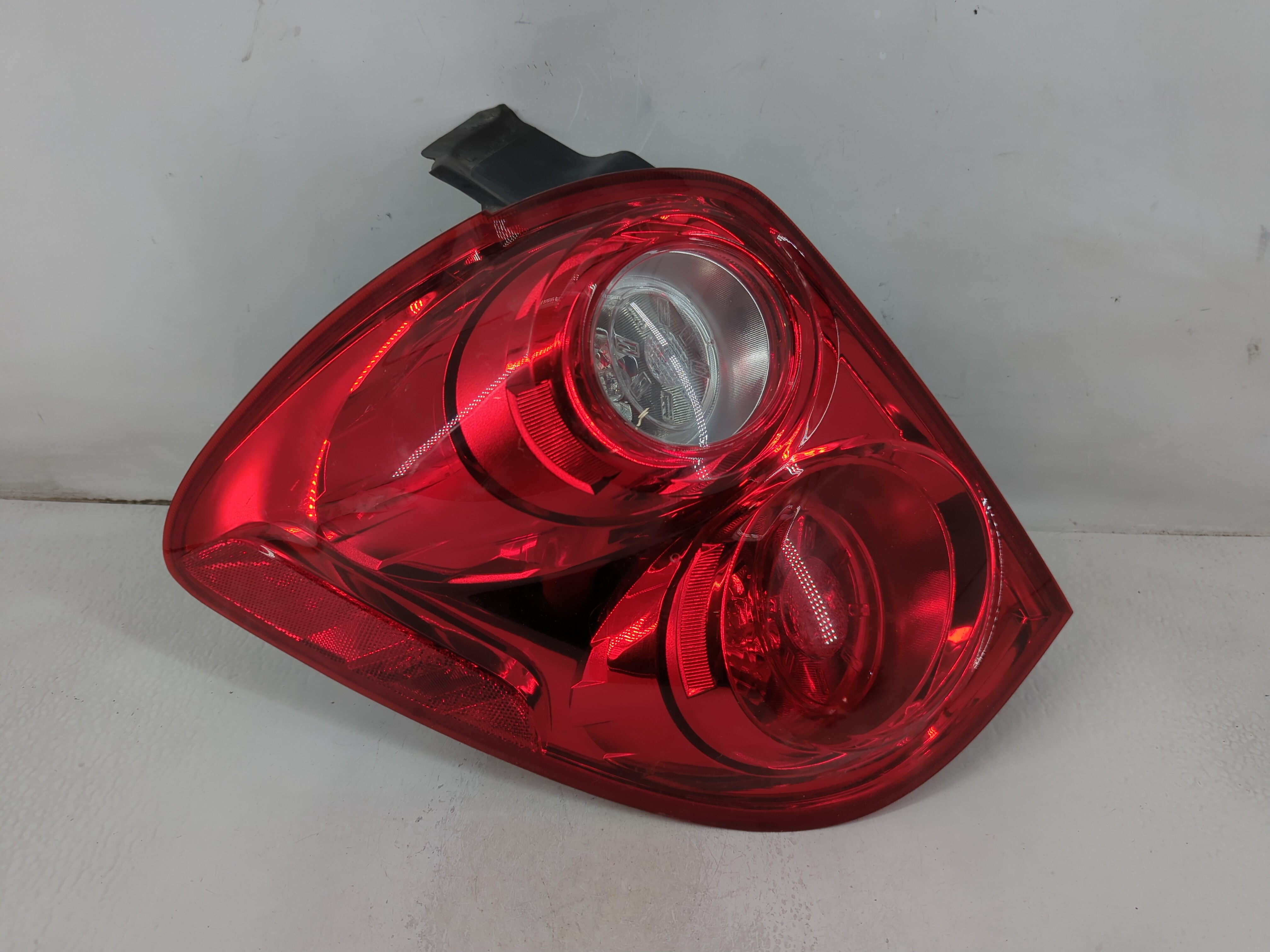 2010-2015 Chevrolet Equinox Driver Left Side Tail Light Taillight Oem 1111282 - Oemusedautoparts1.com